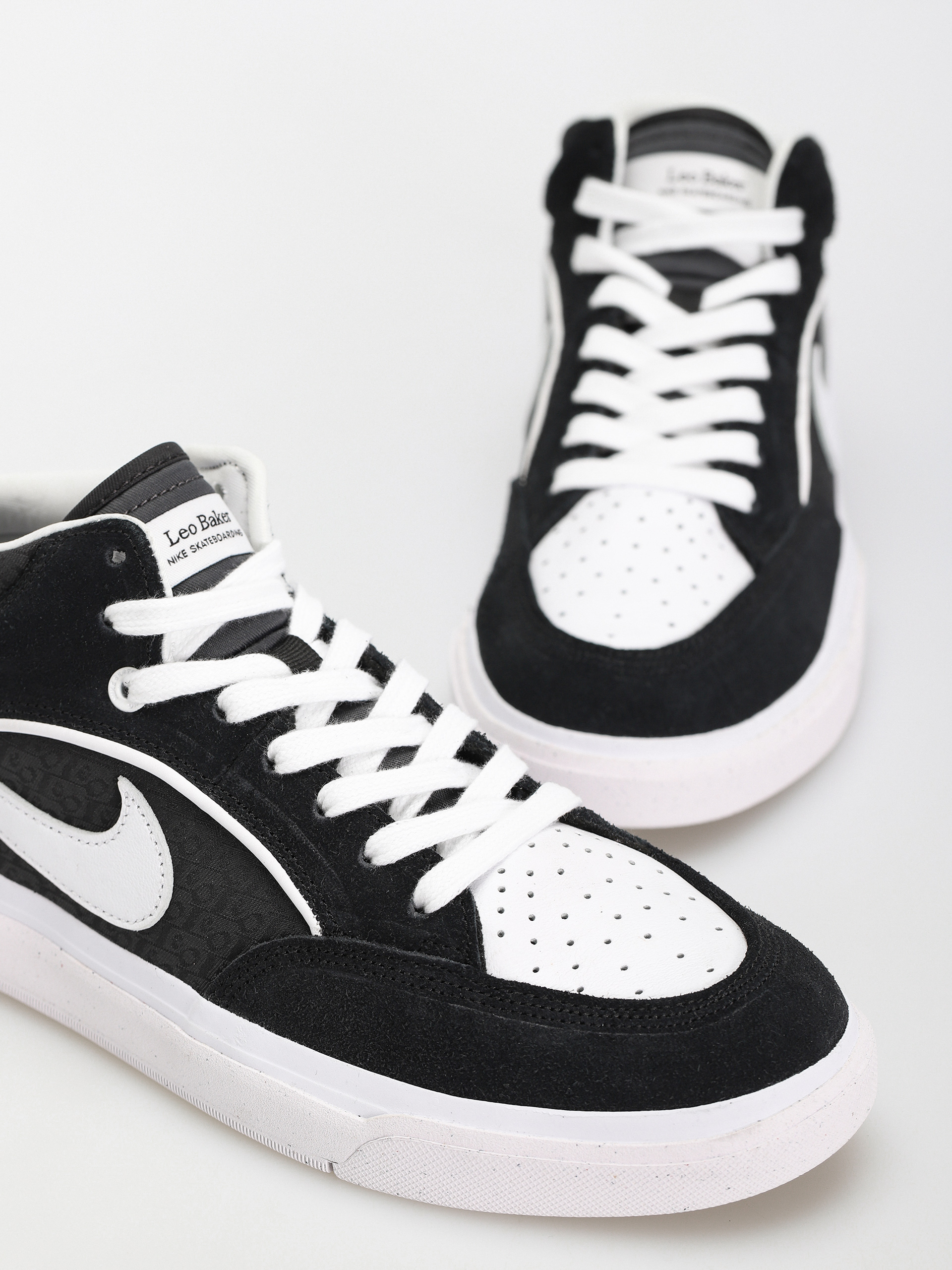 Boty Nike SB React Leo (black/white black gum light brown)