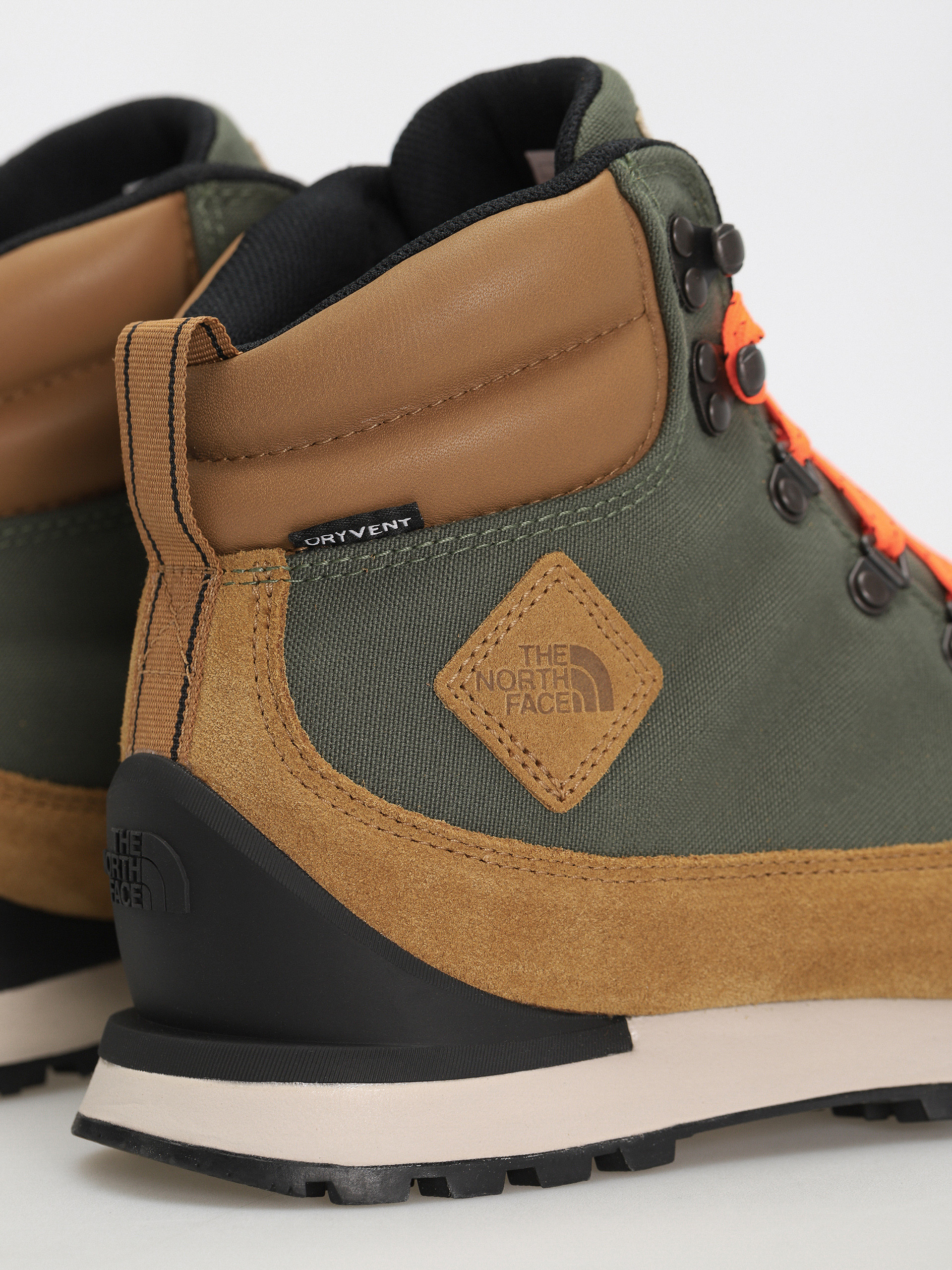 Boty The North Face Back To Berkeley Iv Textile Wp (thyme/utility brown)