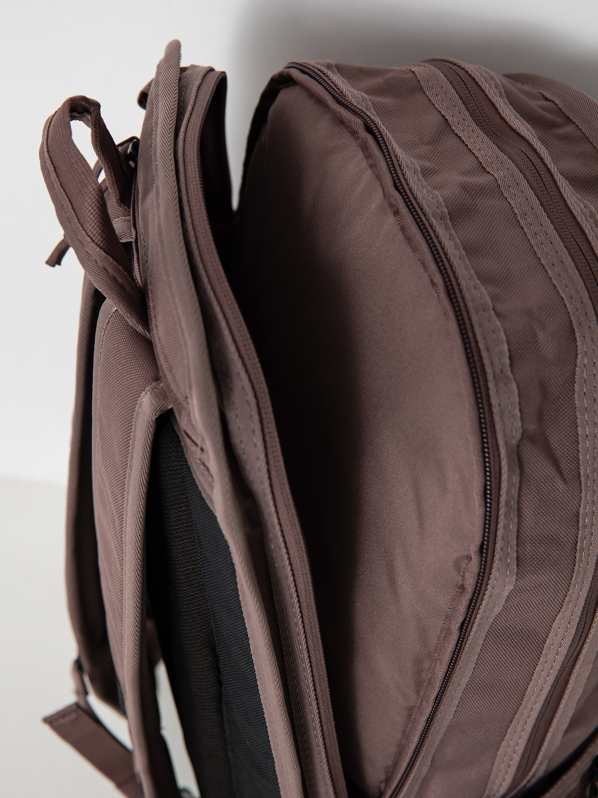 Batoh Nike SB RPM (plum eclipse/plum eclipse/anthracite)