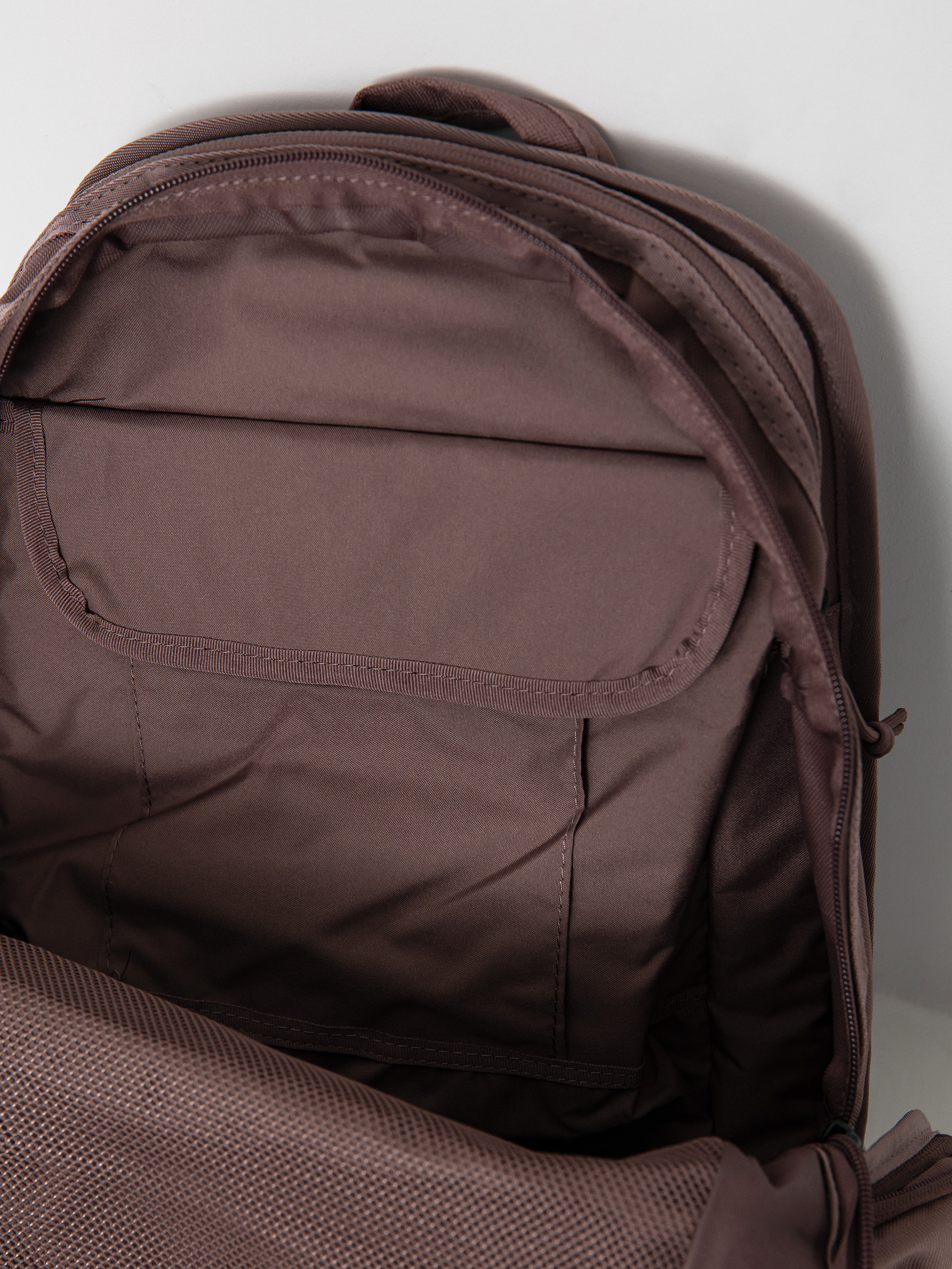 Batoh Nike SB RPM (plum eclipse/plum eclipse/anthracite)