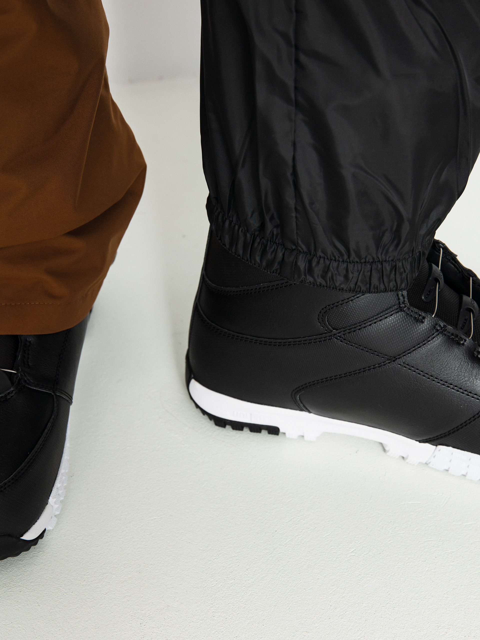 Pánské Snowboardové kalhoty DC Docile Bib (bison)