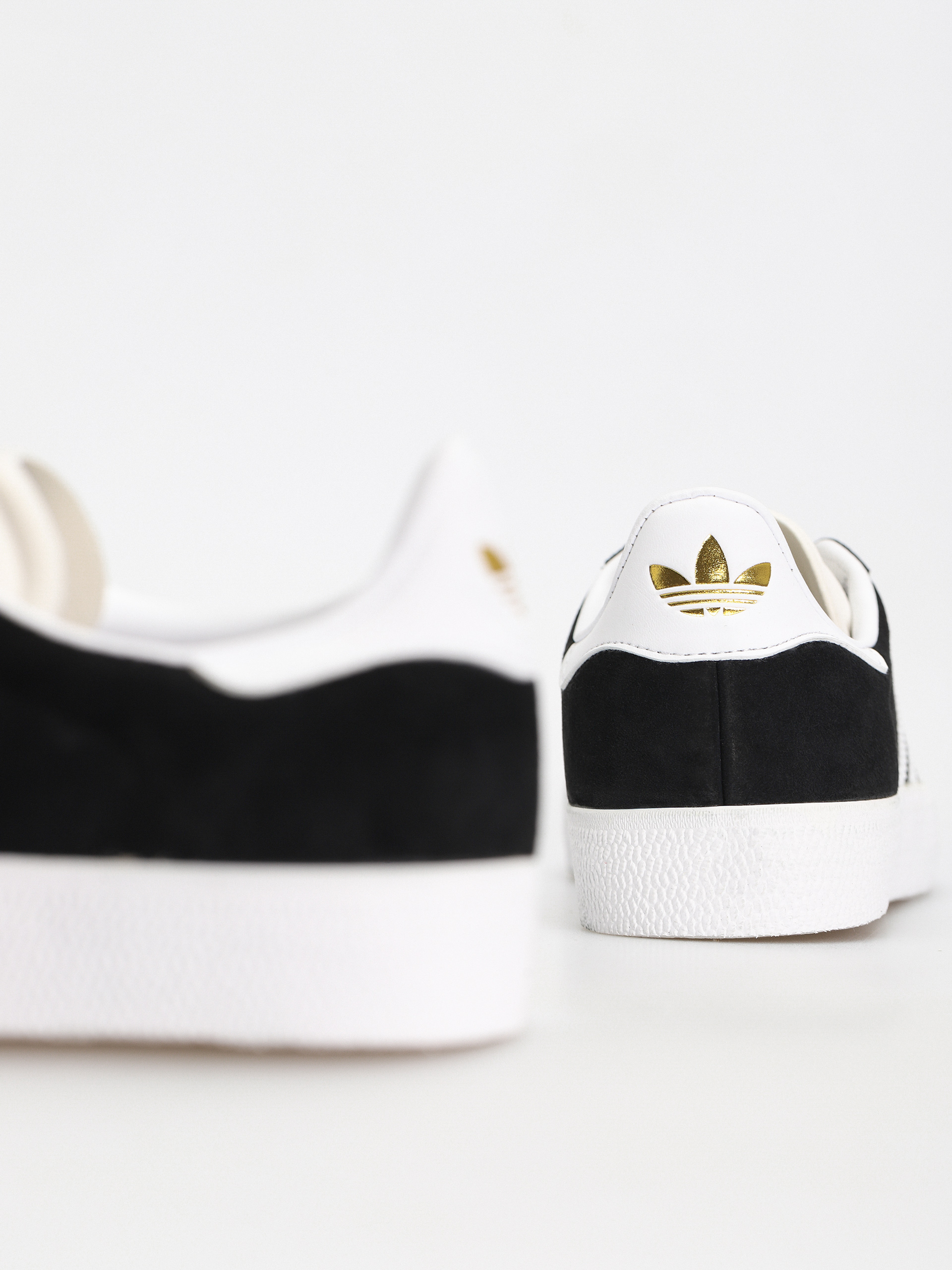 Boty adidas Gazelle ADV (core black/cloud white/gold metallic)