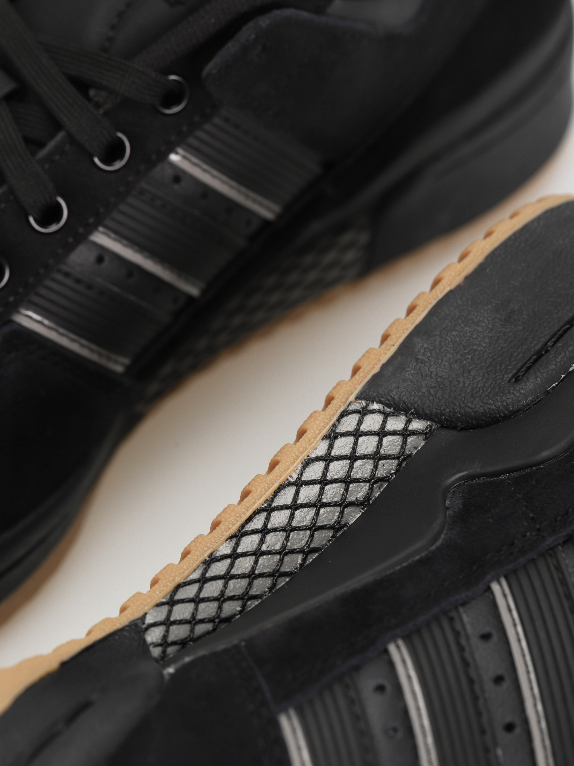 Boty adidas Forum 84 Low ADV (cblack/carbon/grethr)