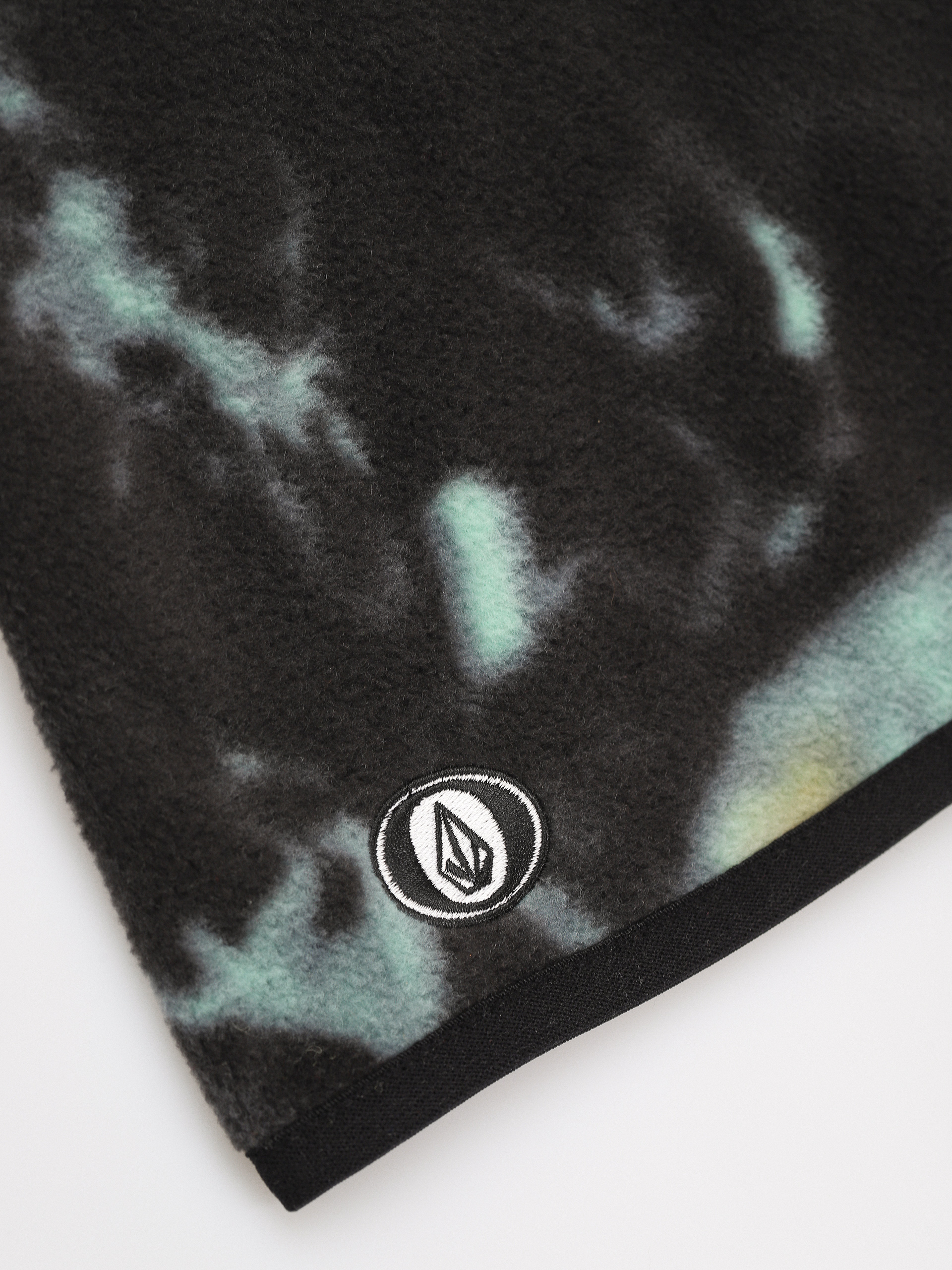 Šátek Volcom Powclava (spritz black)