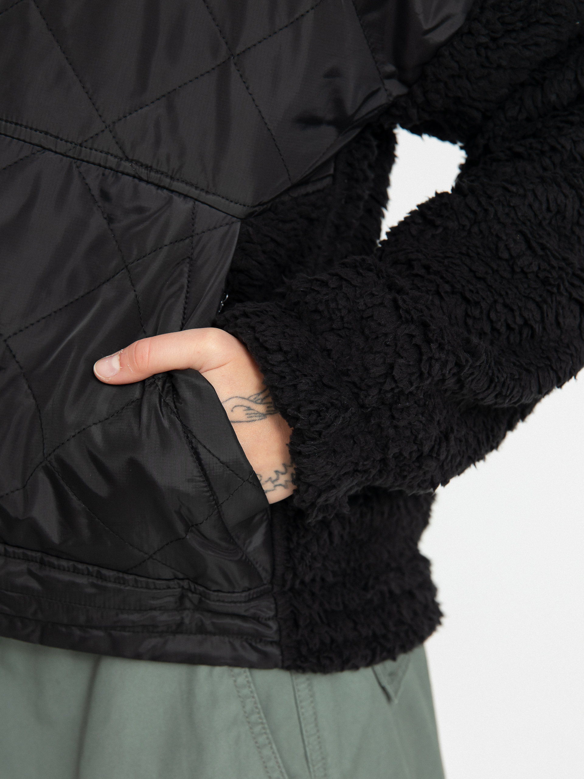 Bunda Volcom snowboardowa Ferron Pullover Wmn (black)