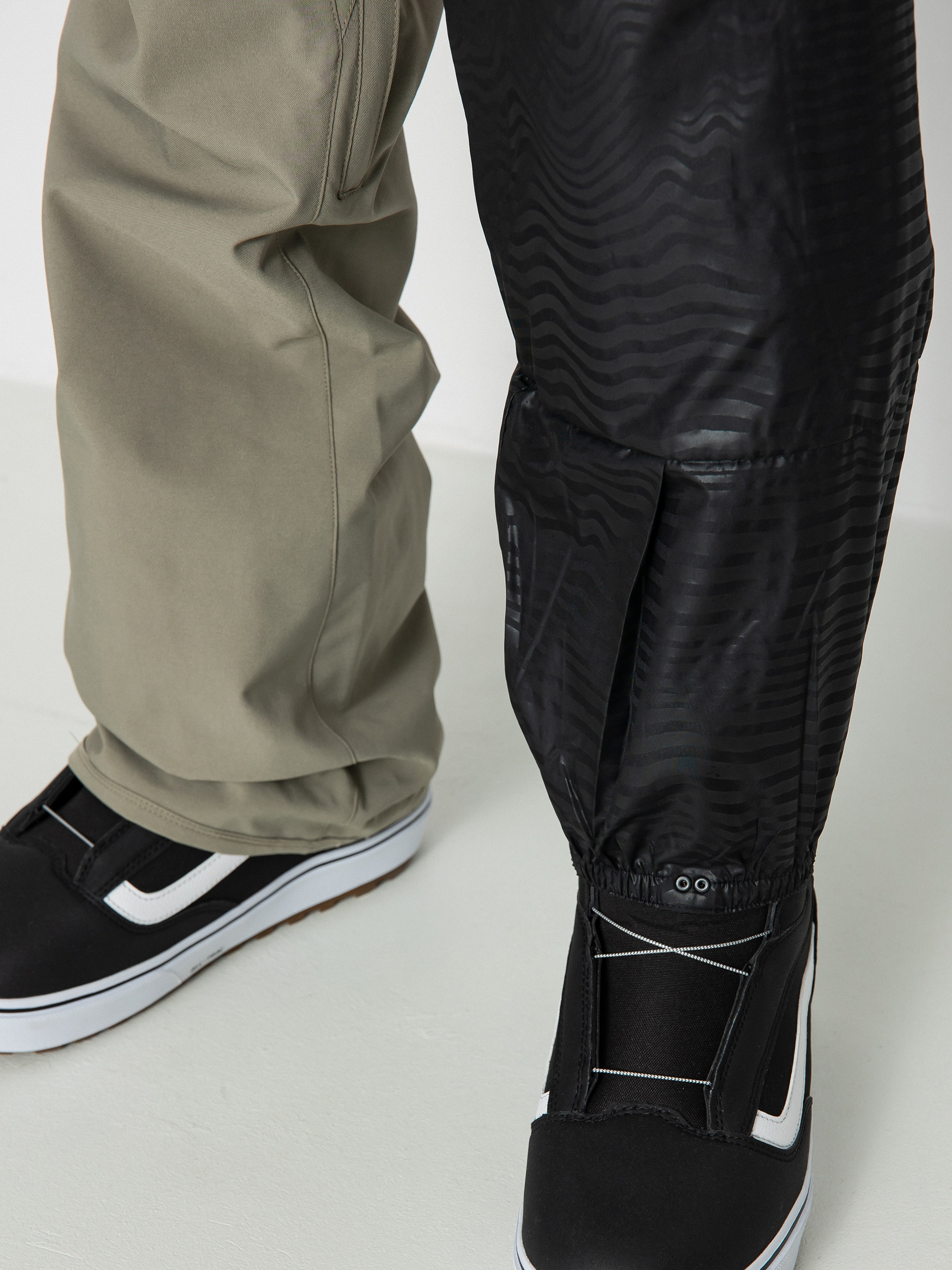 Pánské Snowboardové kalhoty Volcom Freakin Snow Chino (light military)