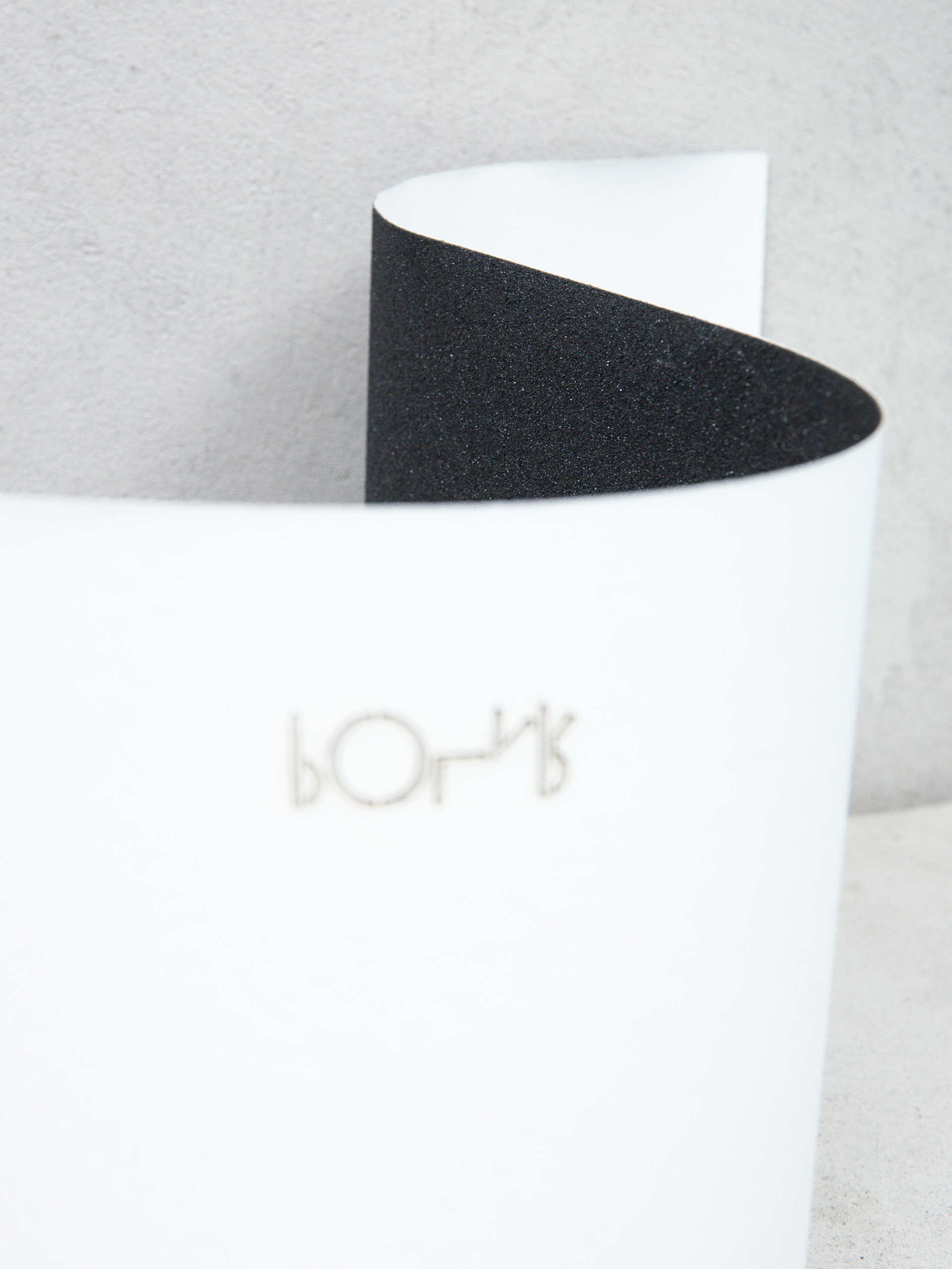 Grip Polar Skate Vertical Polar Script (black)