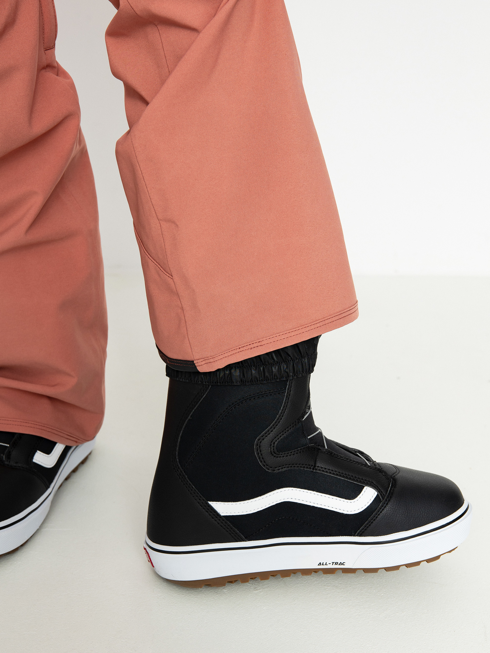 Dámské Snowboardové kalhoty Volcom Swift Bib Overall (earth pink)