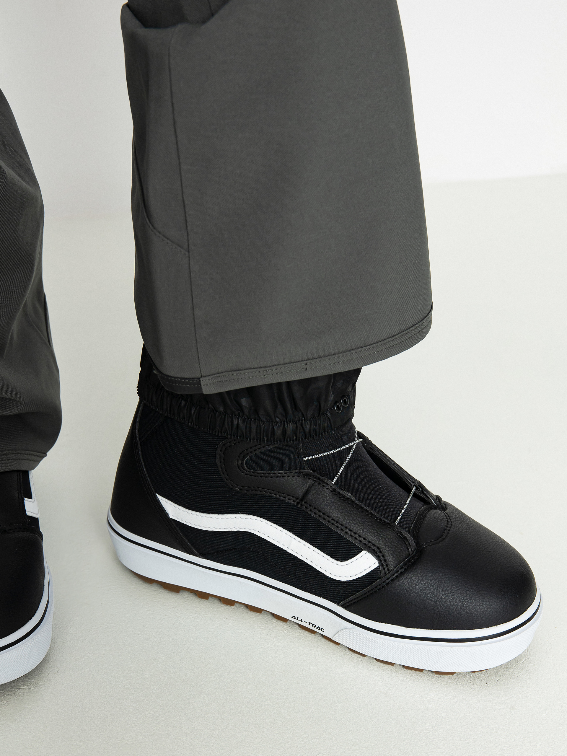 Dámské Snowboardové kalhoty Volcom Swift Bib Overall (eucalyptus)