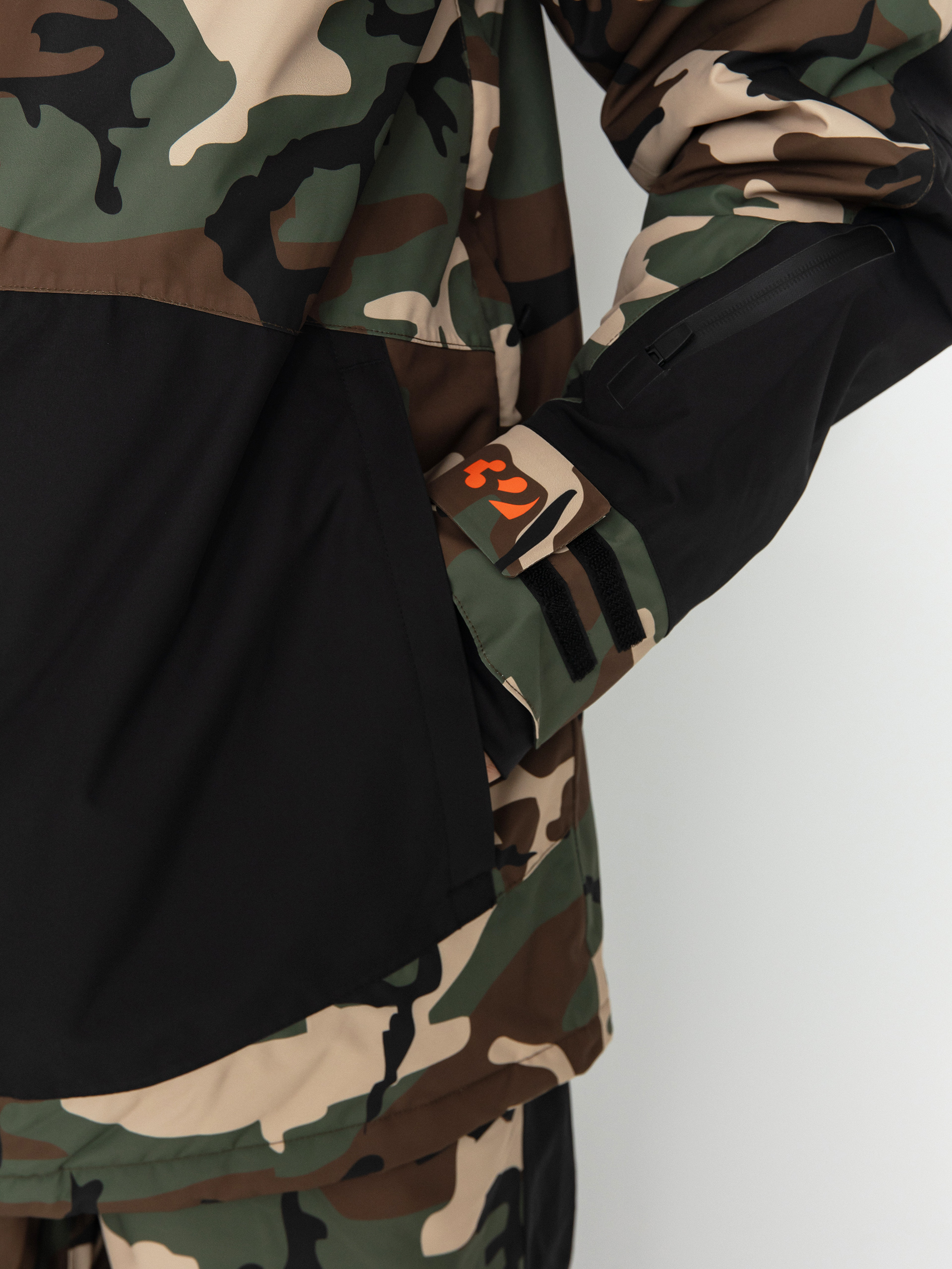 Pánská Snowboardová bunda ThirtyTwo Lashed Insulated (black/camo)