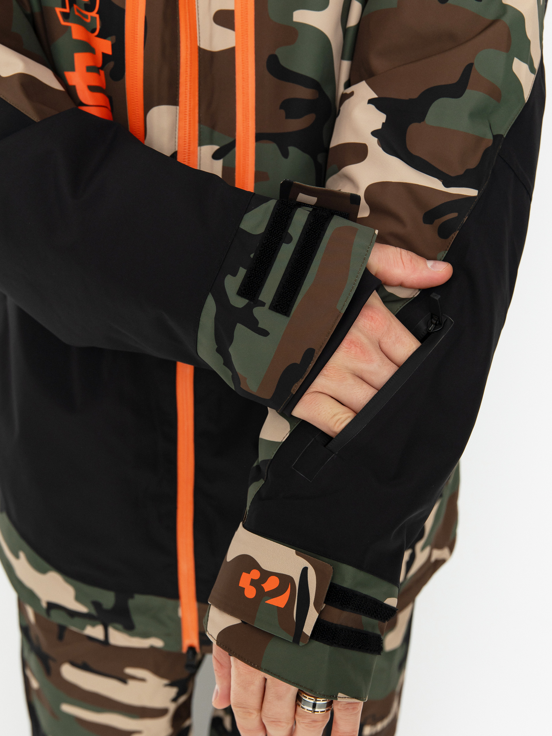 Pánská Snowboardová bunda ThirtyTwo Lashed Insulated (black/camo)