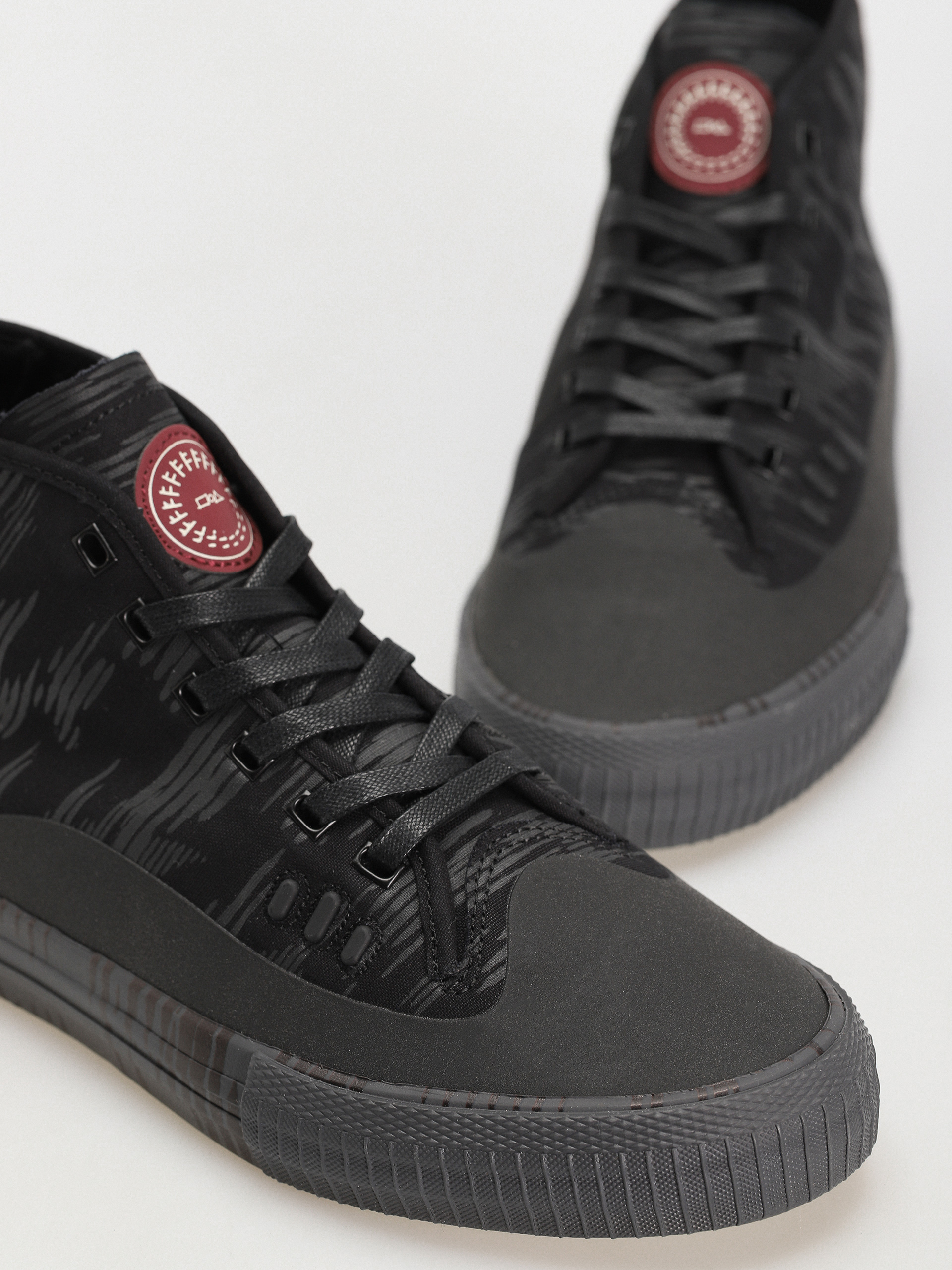 Boty Globe Gillette Mid (graphite/former)