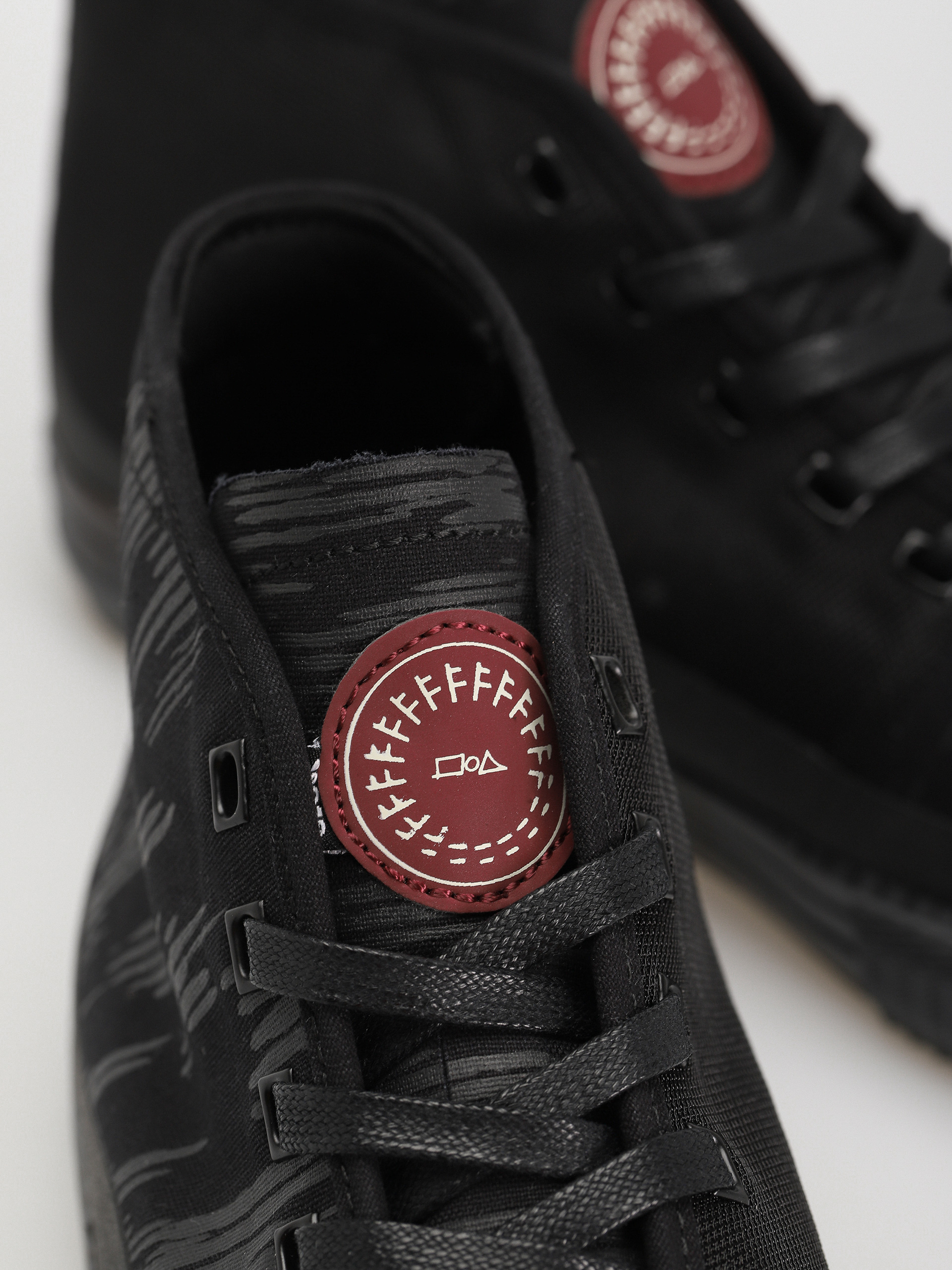 Boty Globe Gillette Mid (graphite/former)