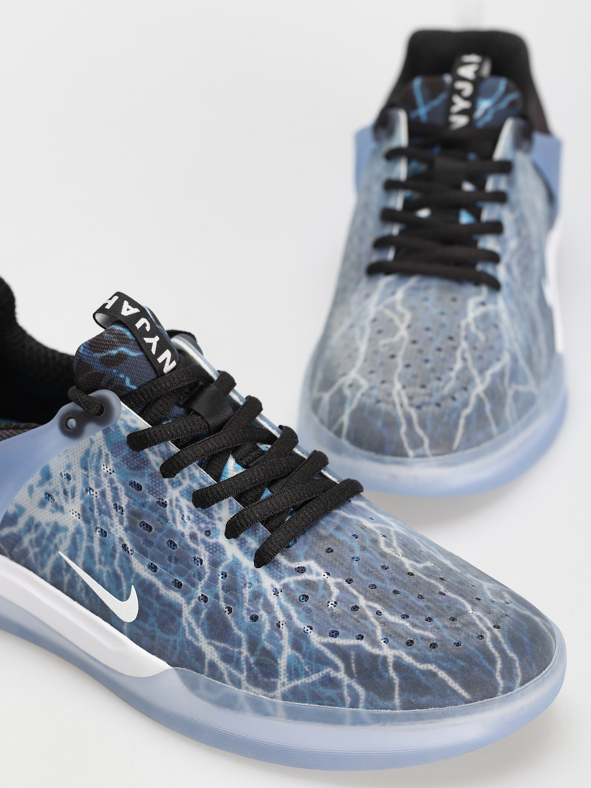 Boty Nike SB SB Nyjah 3 Premium (black/white deep royal white)