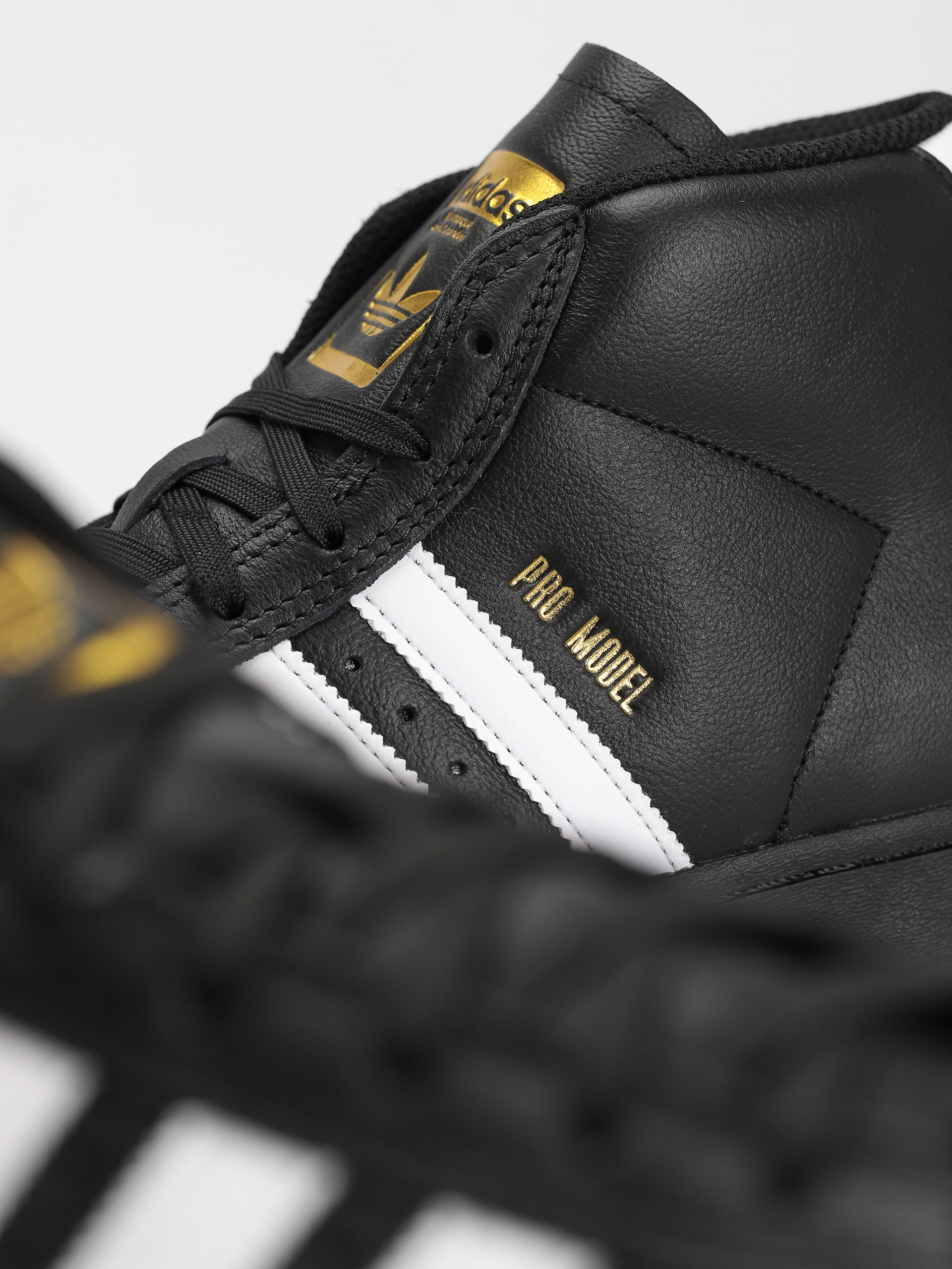 Boty adidas Pro Model ADV (cblack/ftwwht/goldmt)