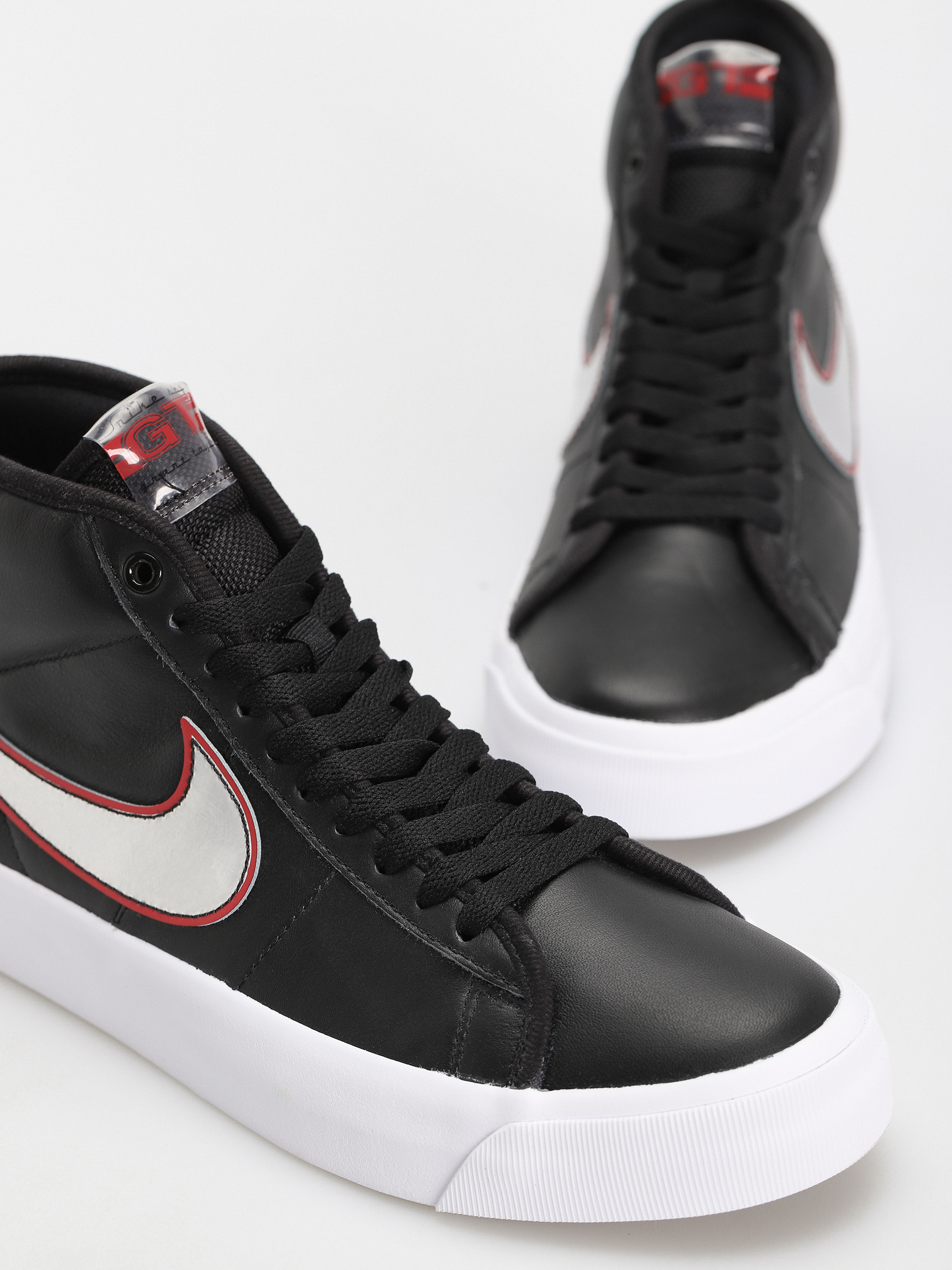 Boty Nike SB Zoom Blazer Mid Pro GT (black/metallic silver university red)