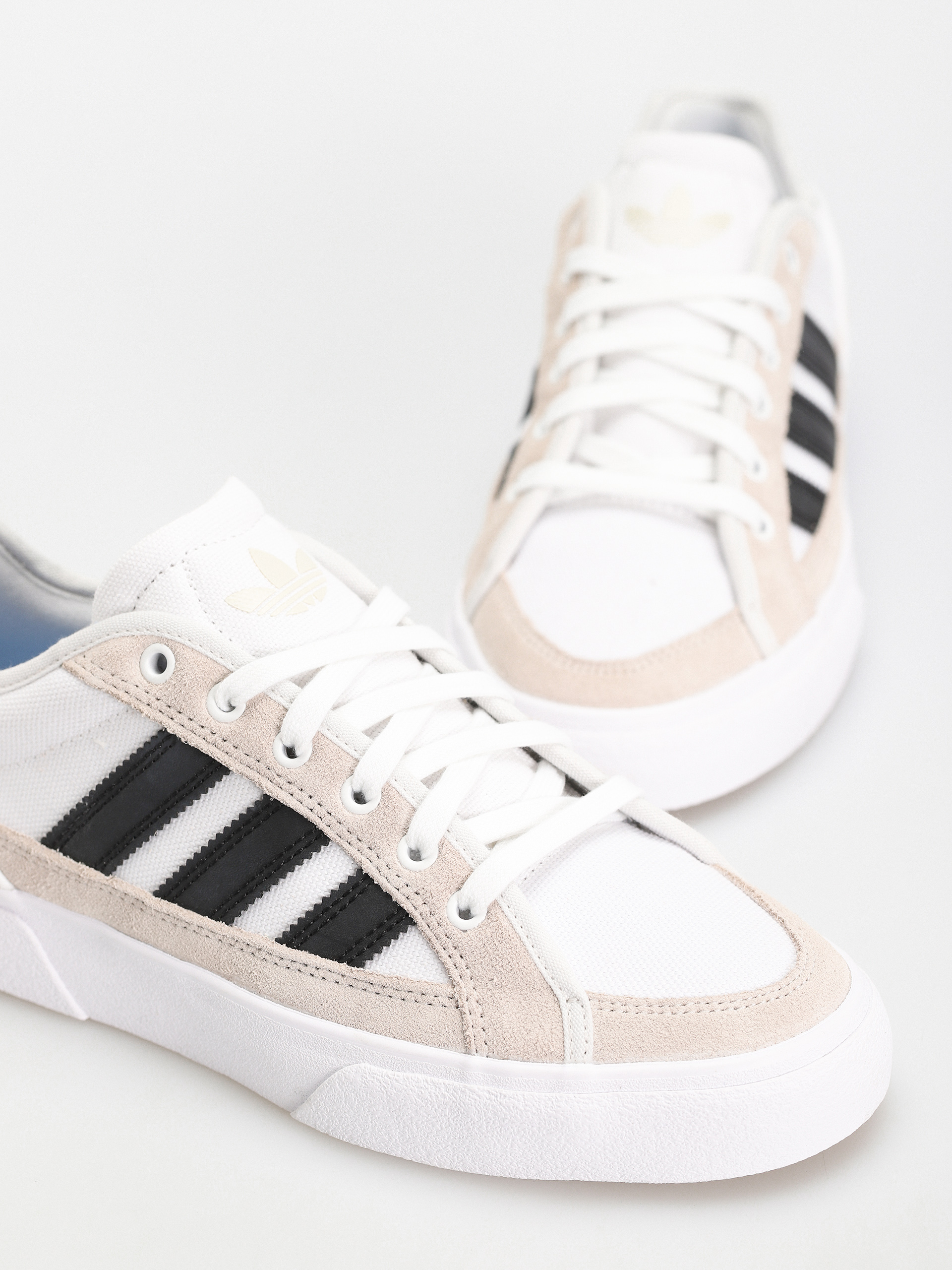 Boty adidas Court TNS Premiere (crywht/cblack/ftwwht)