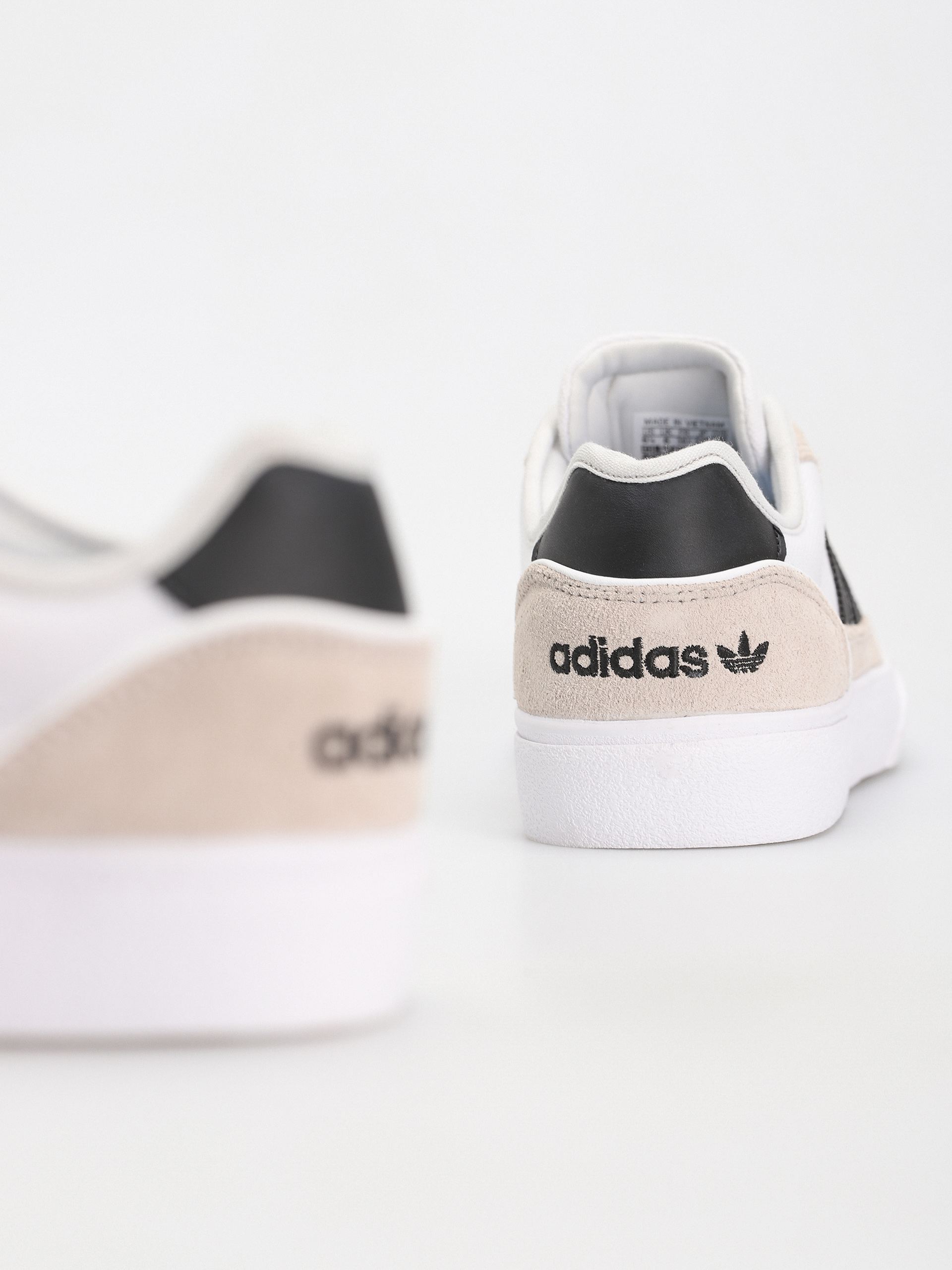 Boty adidas Court TNS Premiere (crywht/cblack/ftwwht)