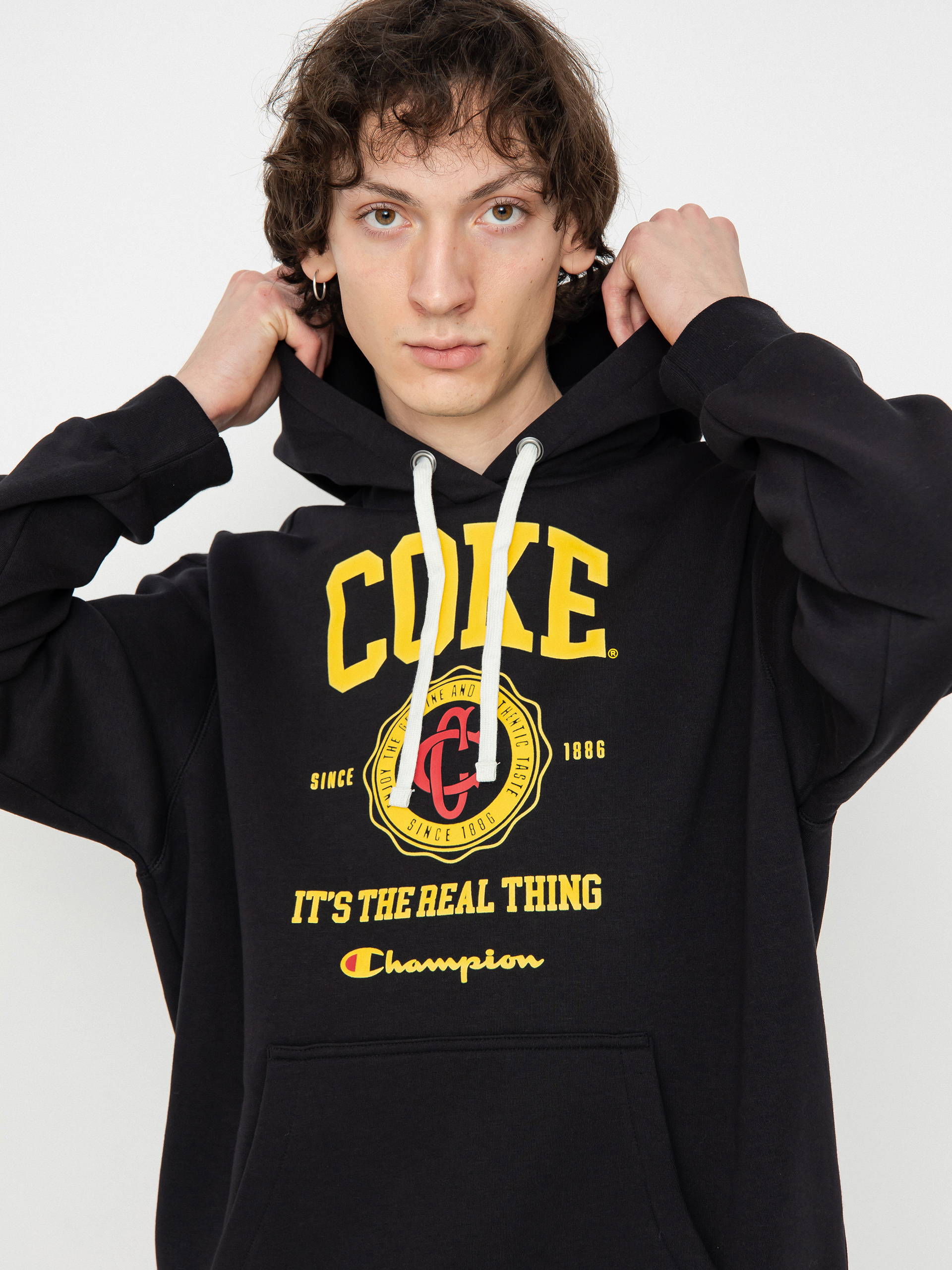 Mikina s kapucí Champion X Coca Cola Hooded Sweatshirt 220180 (nbk)