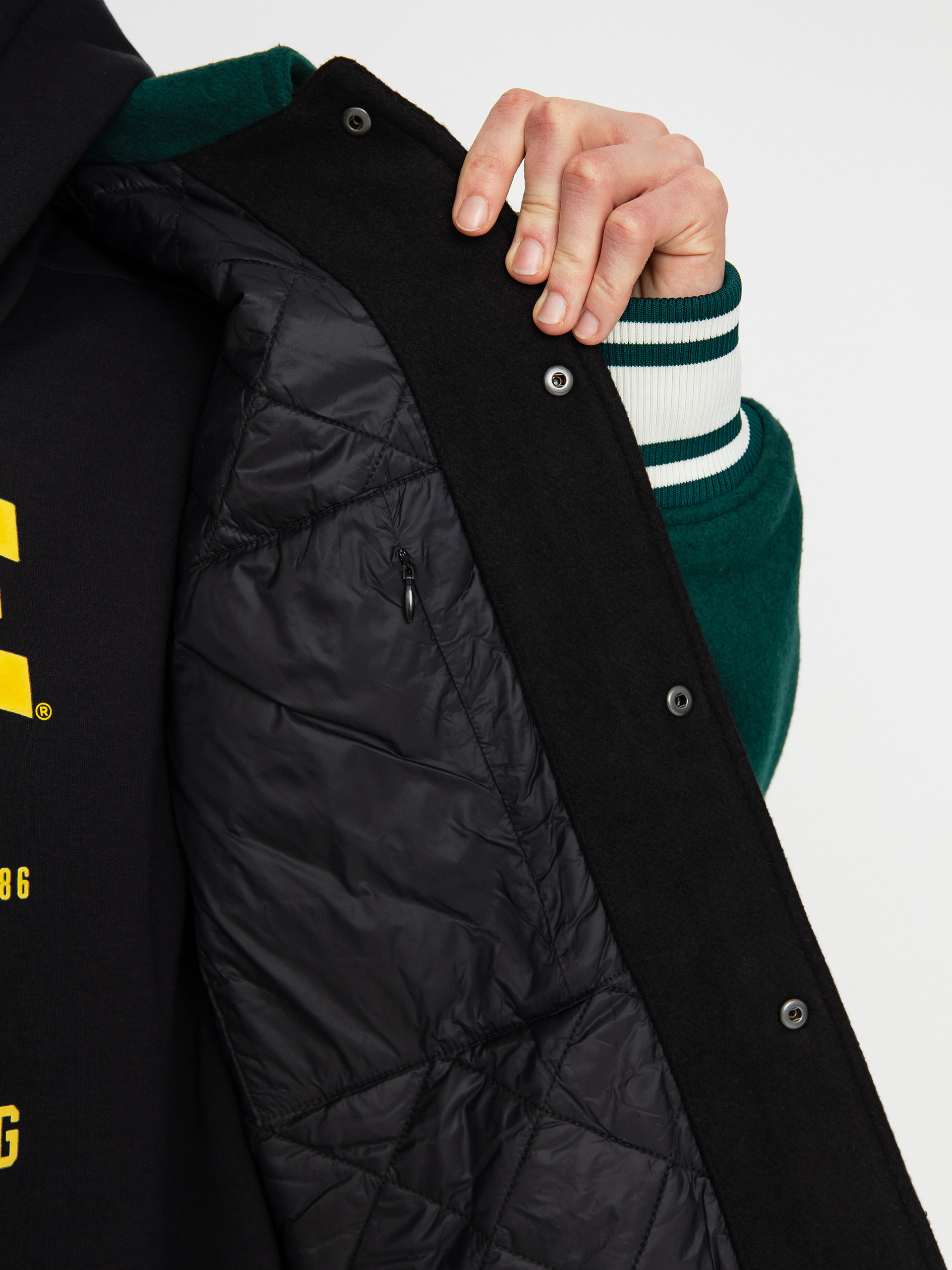 Bunda Champion X Coca Cola Bomber Jacket 220191 (nbk/hlg/ofw)