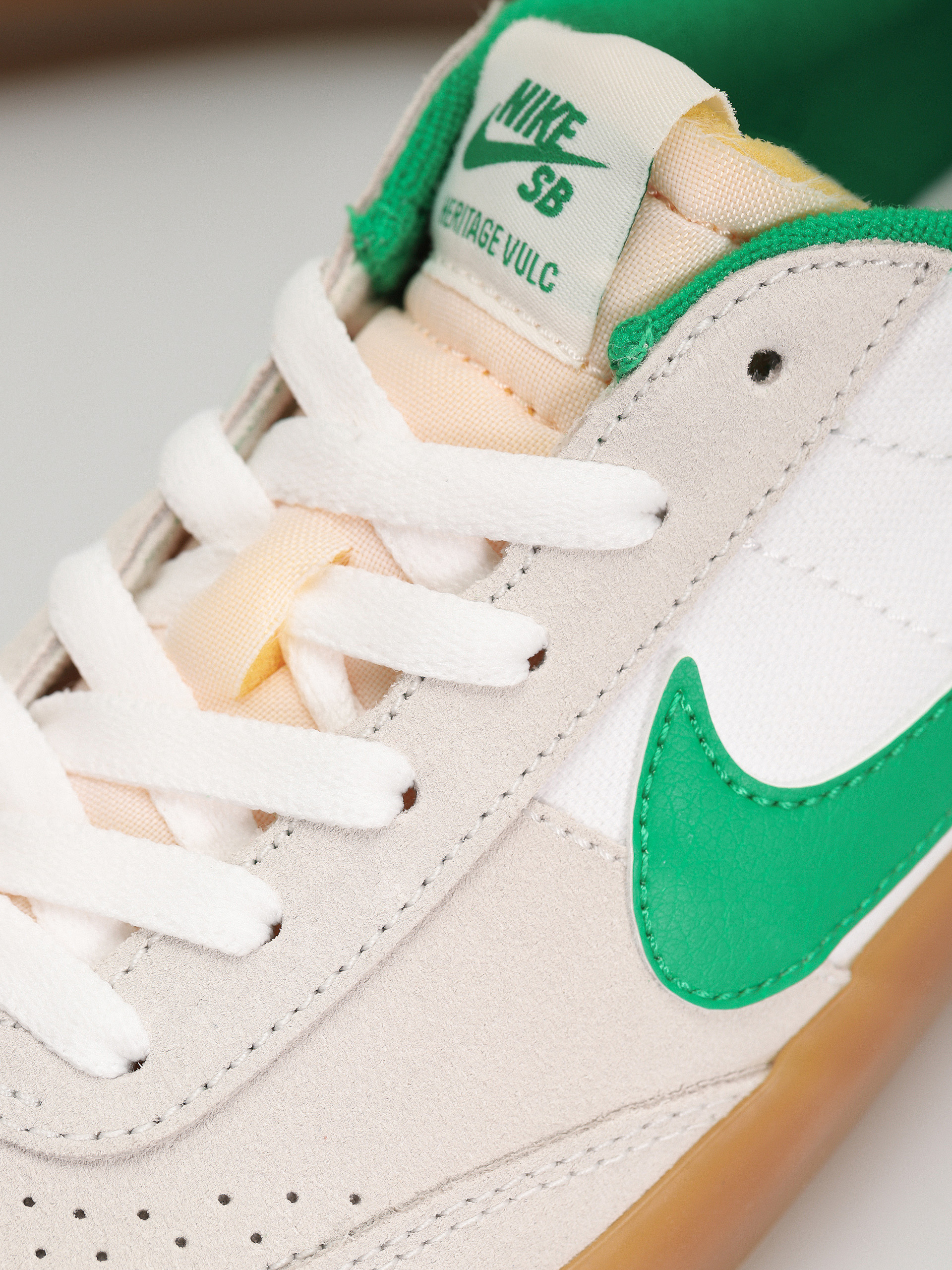 Boty Nike SB Heritage Vulc (summit white/lucky green white)
