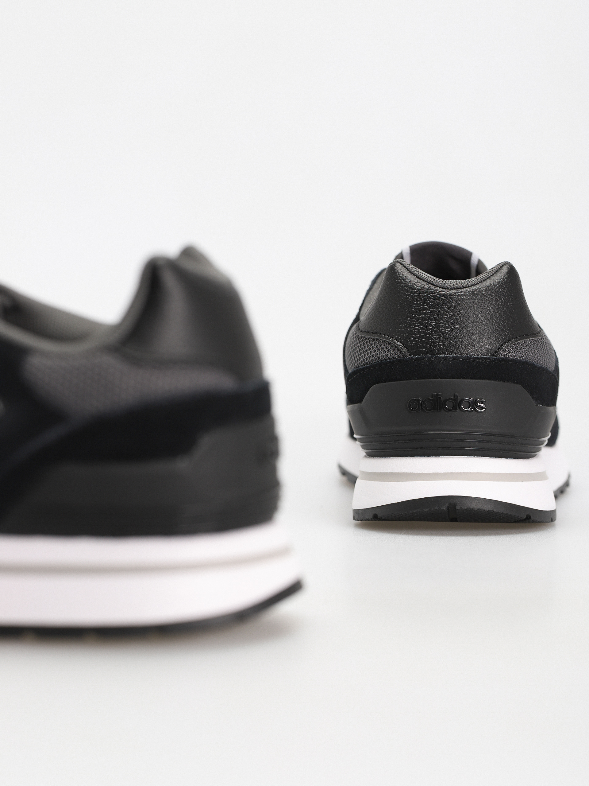 Boty adidas Run 80s (cblack/ftwwht/gresix)