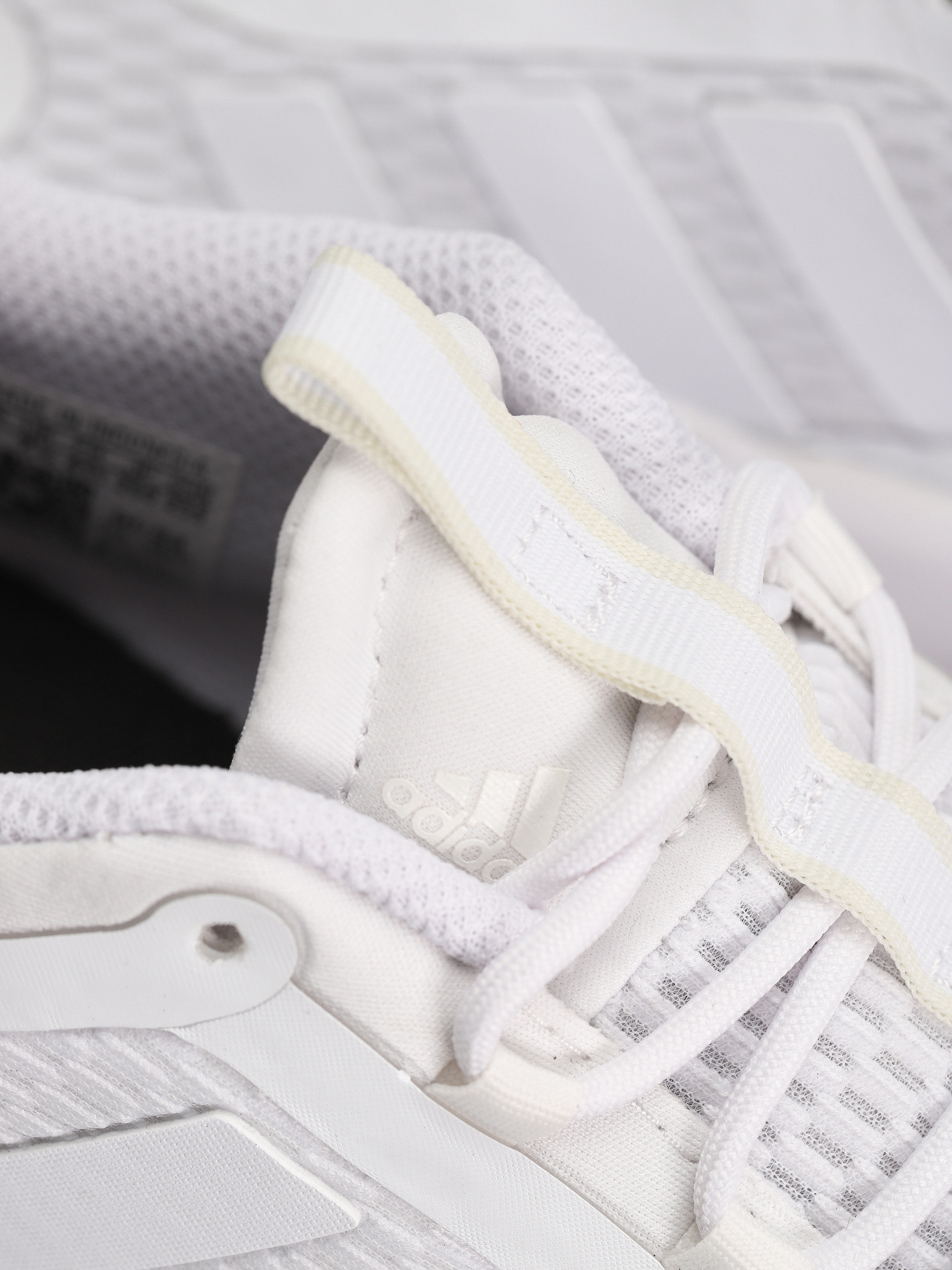 Boty adidas AlphaBounce + (ftwwht/ftwwht/cwhite)