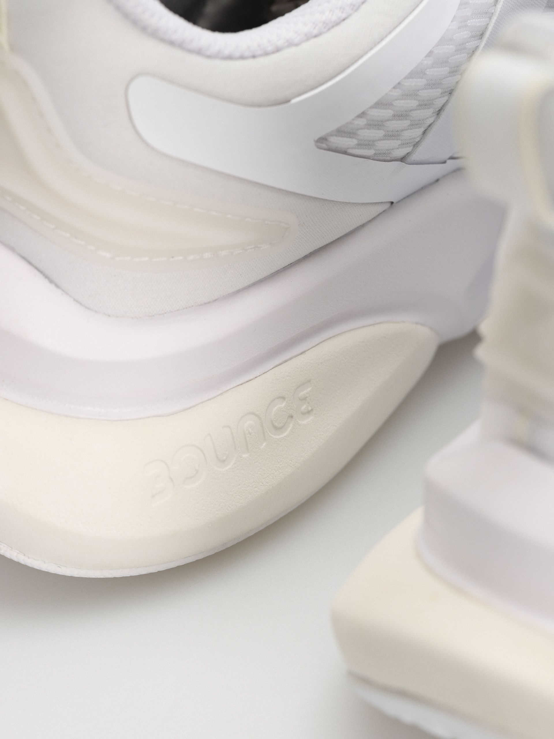 Boty adidas AlphaBounce + (ftwwht/ftwwht/cwhite)