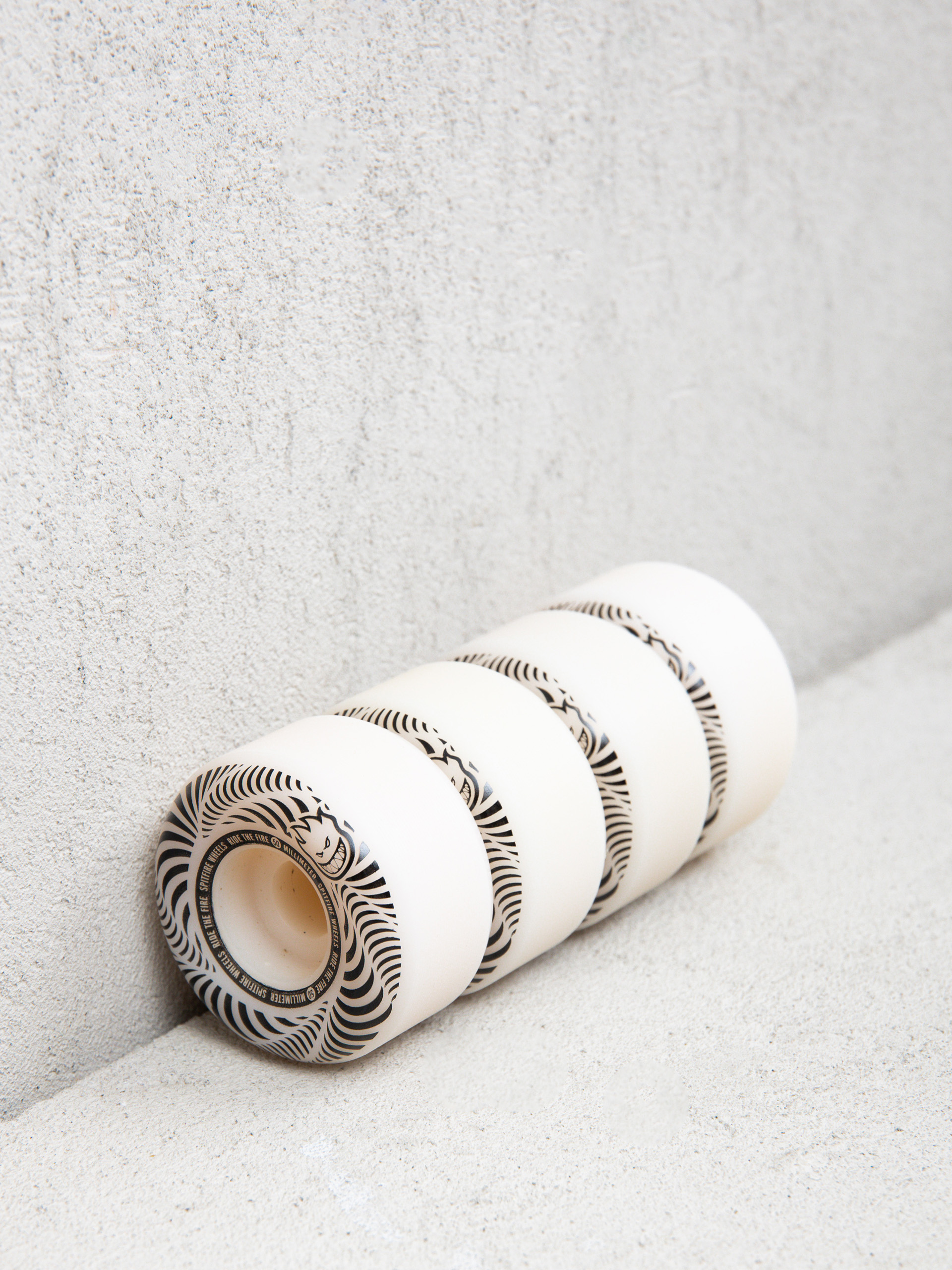 Kolečka Spitfire Classic Flash Point Conical Full (white/black)