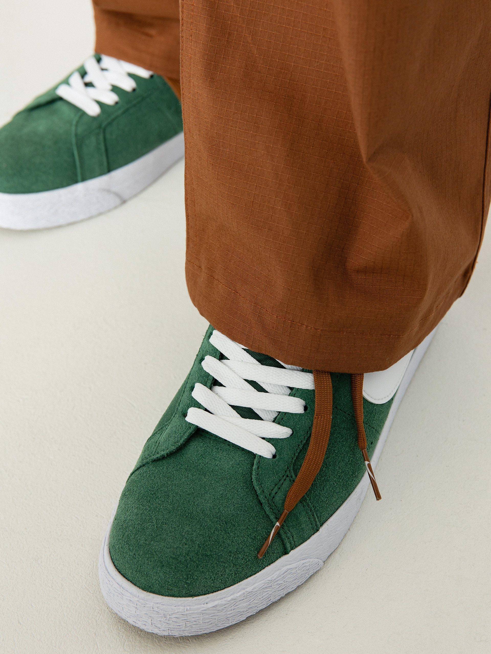 Kalhoty Nike SB Kearny Cargo (lt british tan)