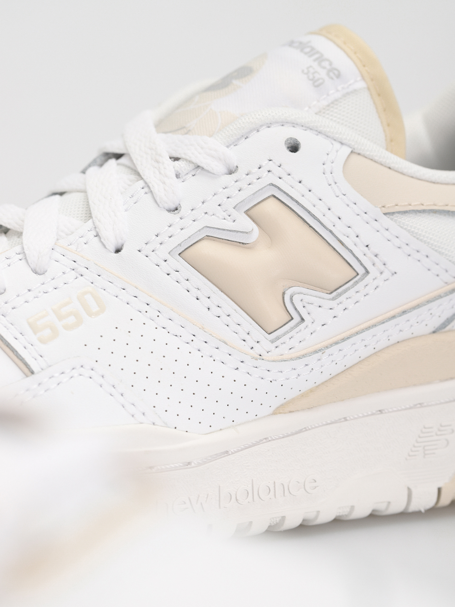 Boty New Balance 550 Wmn (white linen)