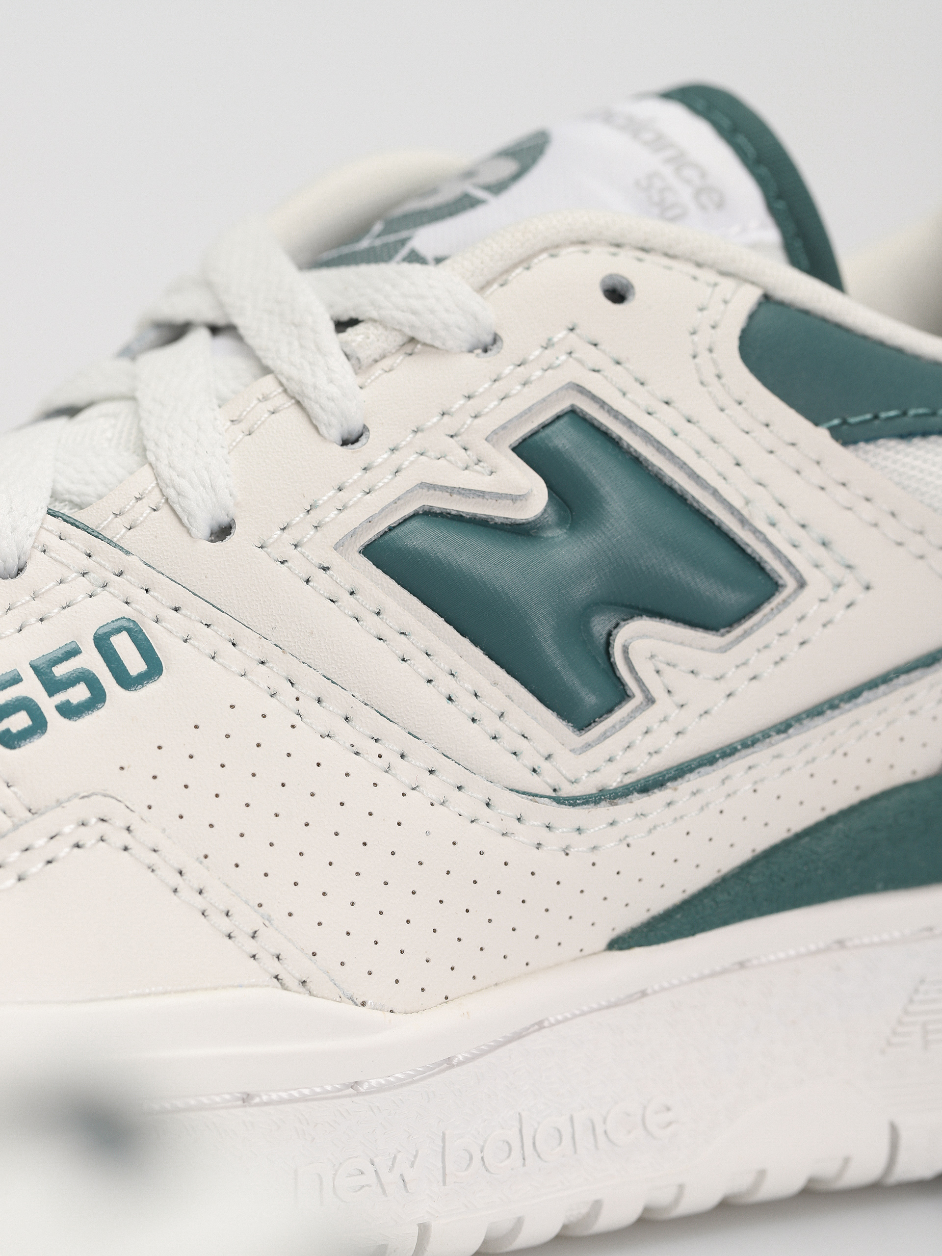 Boty New Balance 550 Wmn (reflection new spruce)