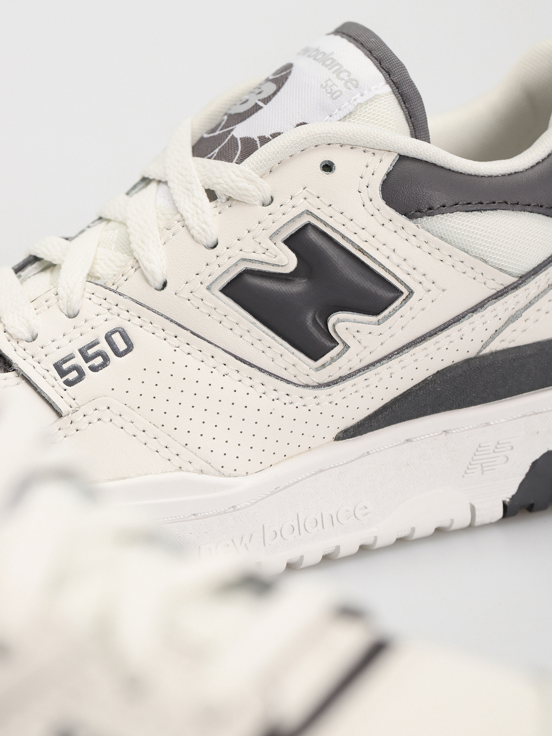 Boty New Balance 550 Wmn (sea salt magnet)