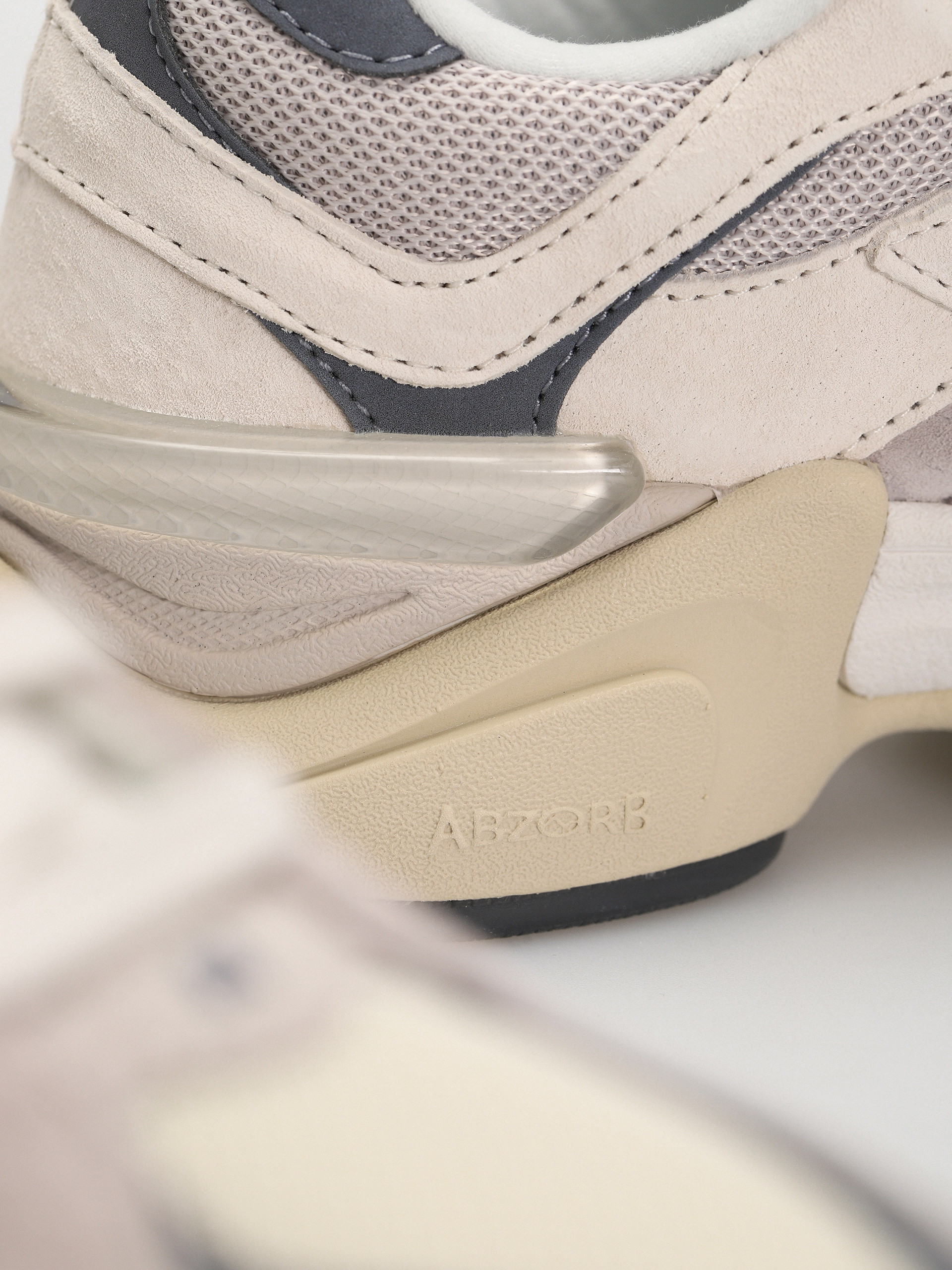 Boty New Balance 9060 (moonrock linen)