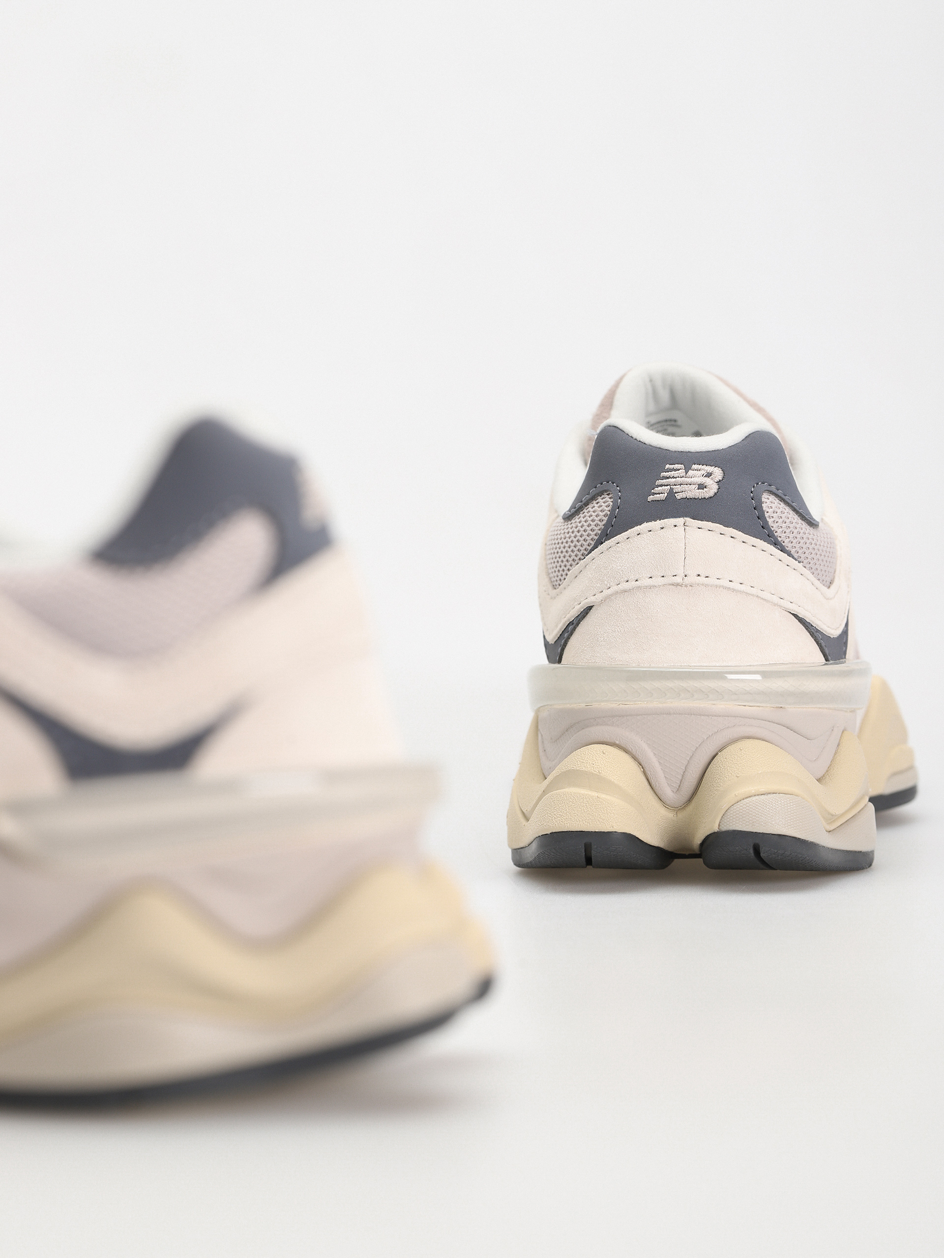 Boty New Balance 9060 (moonrock linen)