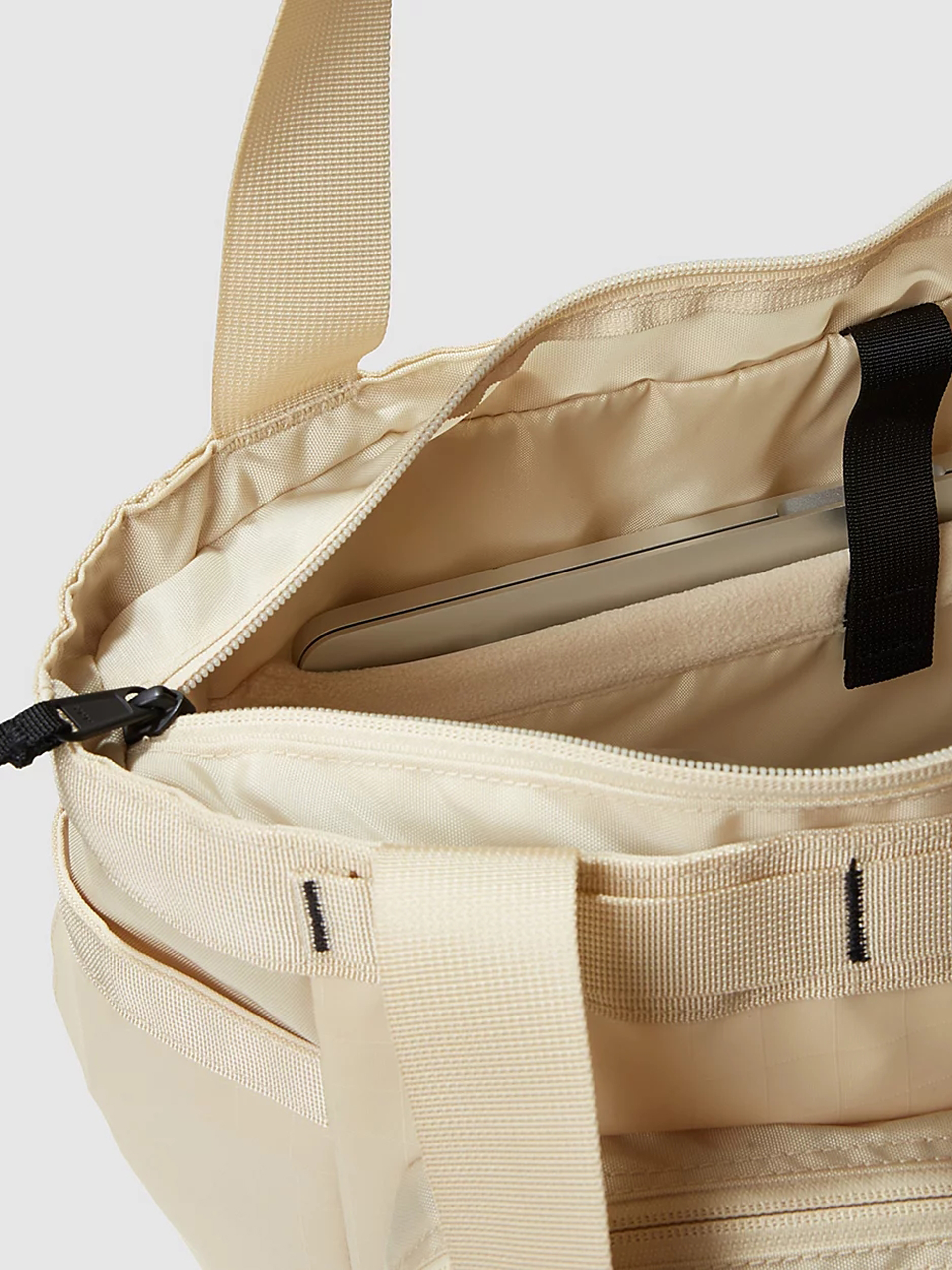 Kabelka The North Face Base Camp Voyager Tote (gravel/tnf black)