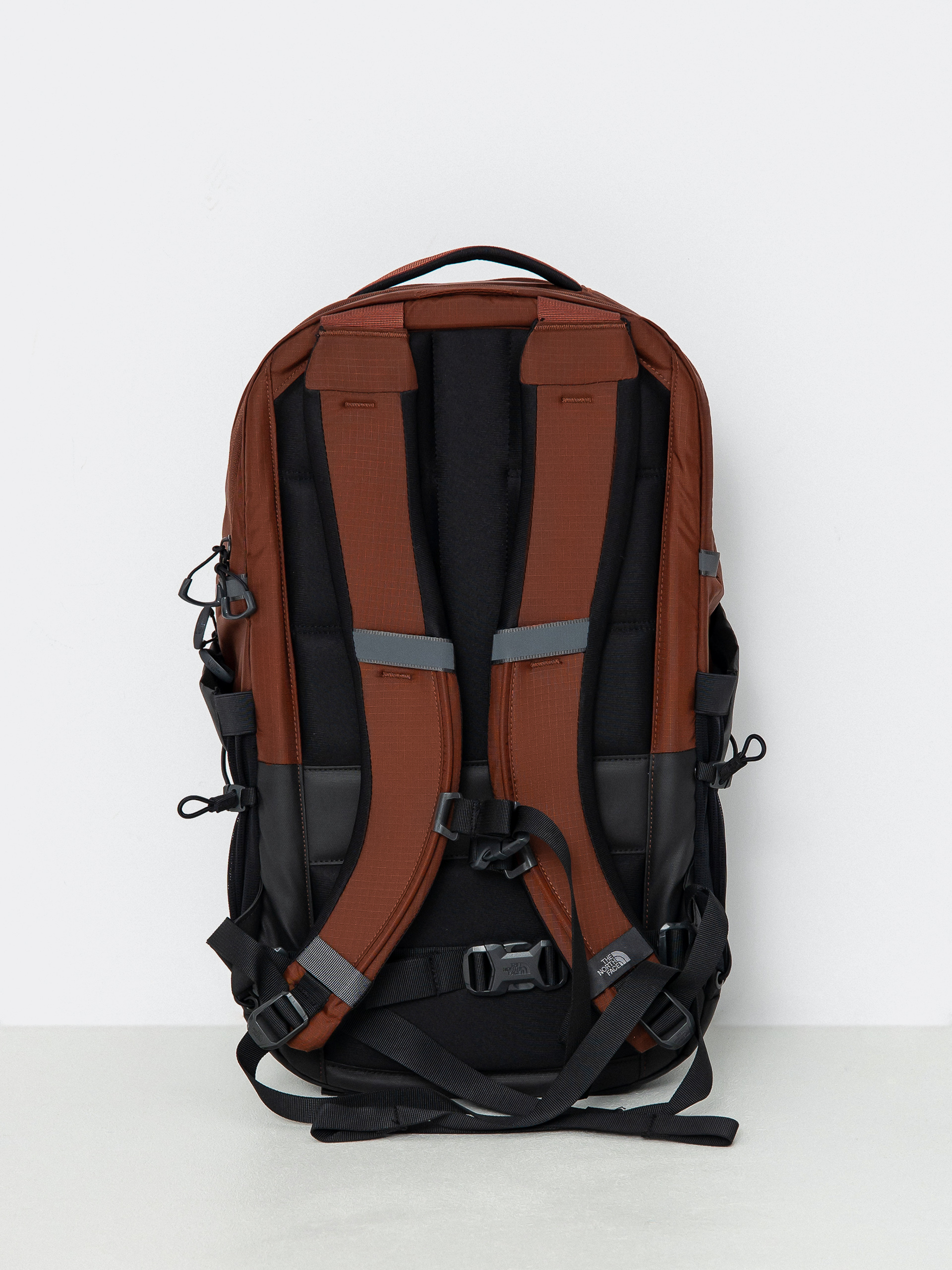 Batoh The North Face Borealis (dark oak/tnf black)