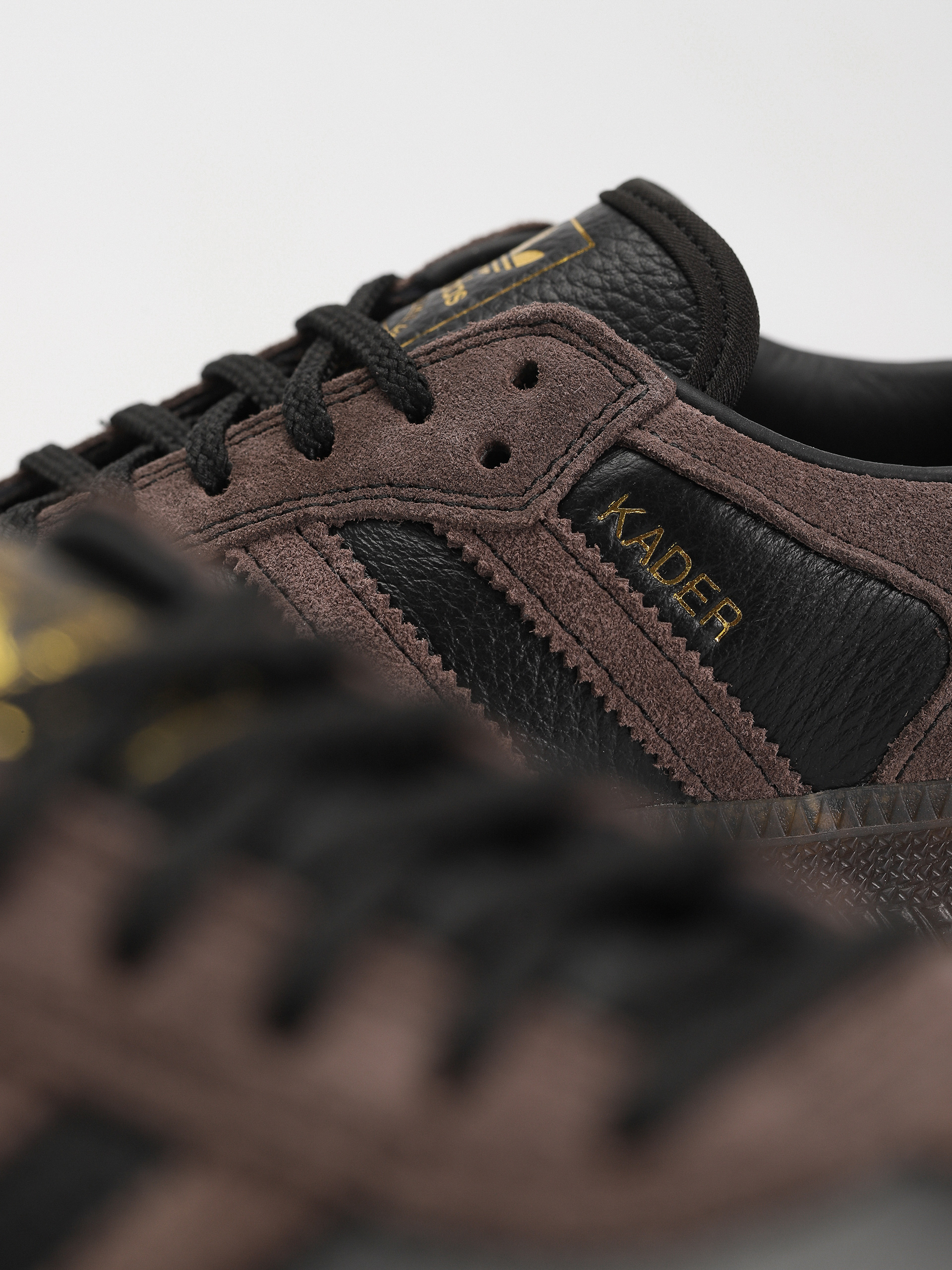 Boty adidas Samba ADV X Kader (cblack/brown/gum5)