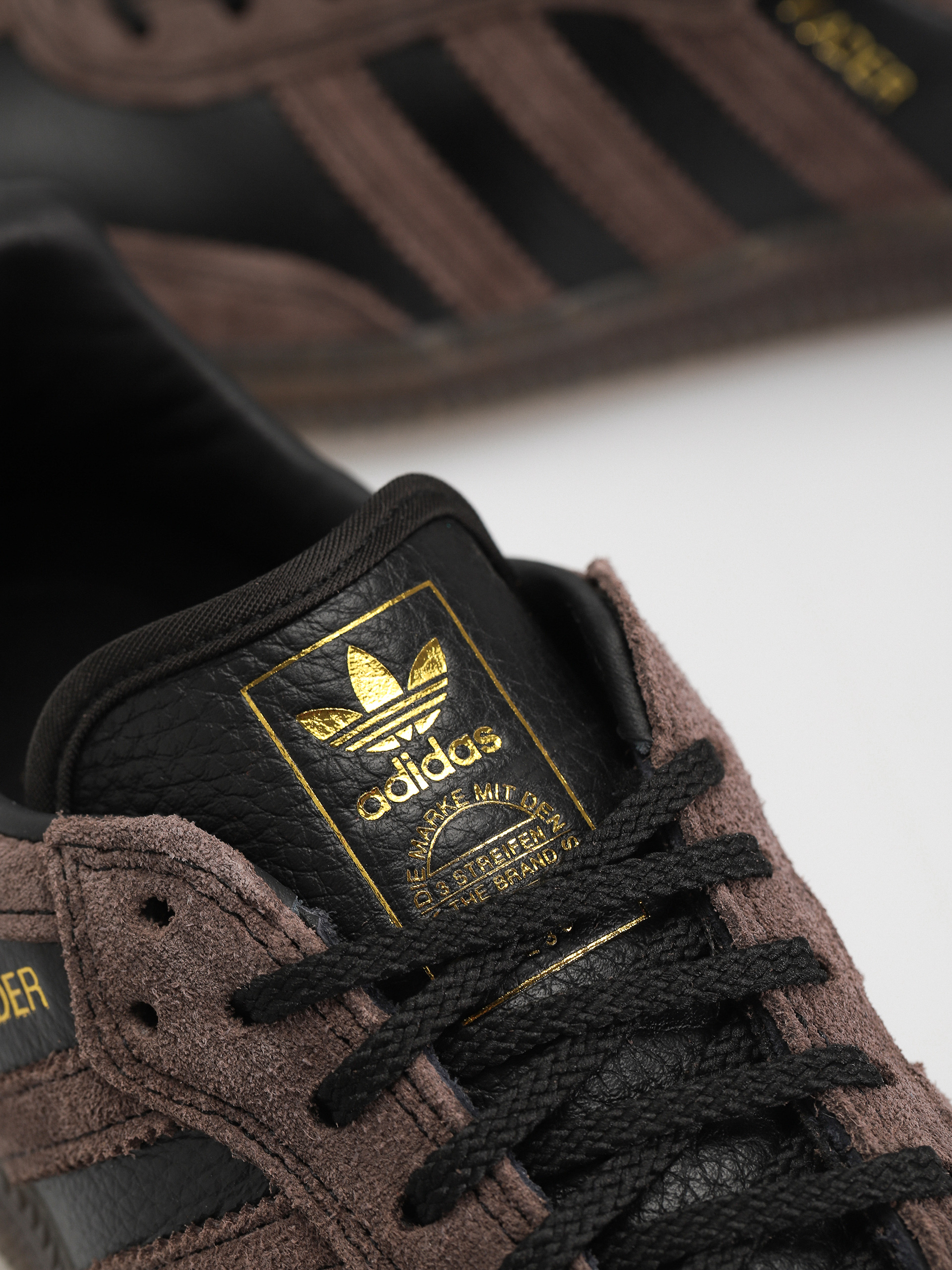 Boty adidas Samba ADV X Kader (cblack/brown/gum5)