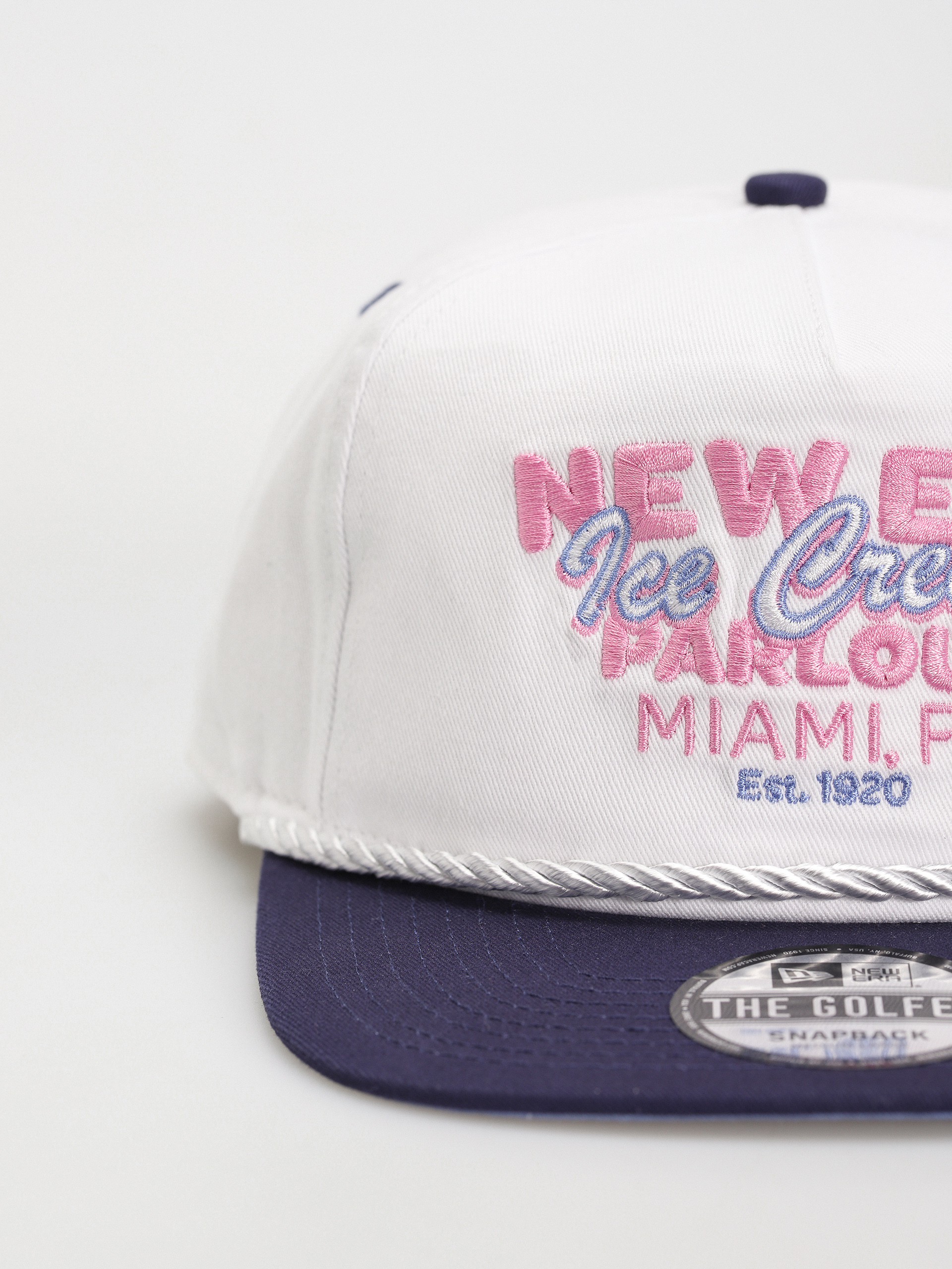 Kšiltovka  New Era Graphic Golfer (white/navy)