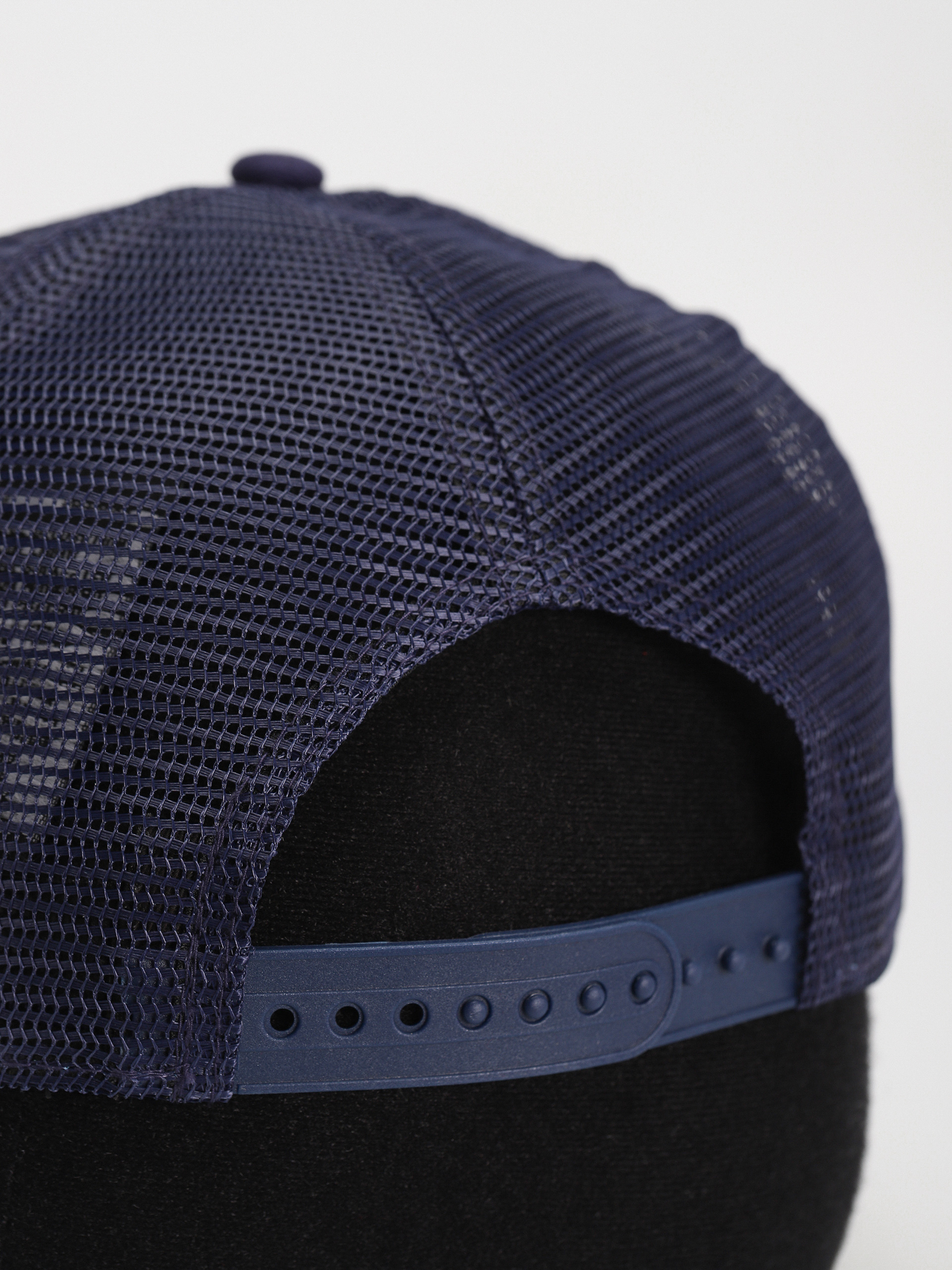 Kšiltovka  New Era Patch Trucker (cardinal/navy)