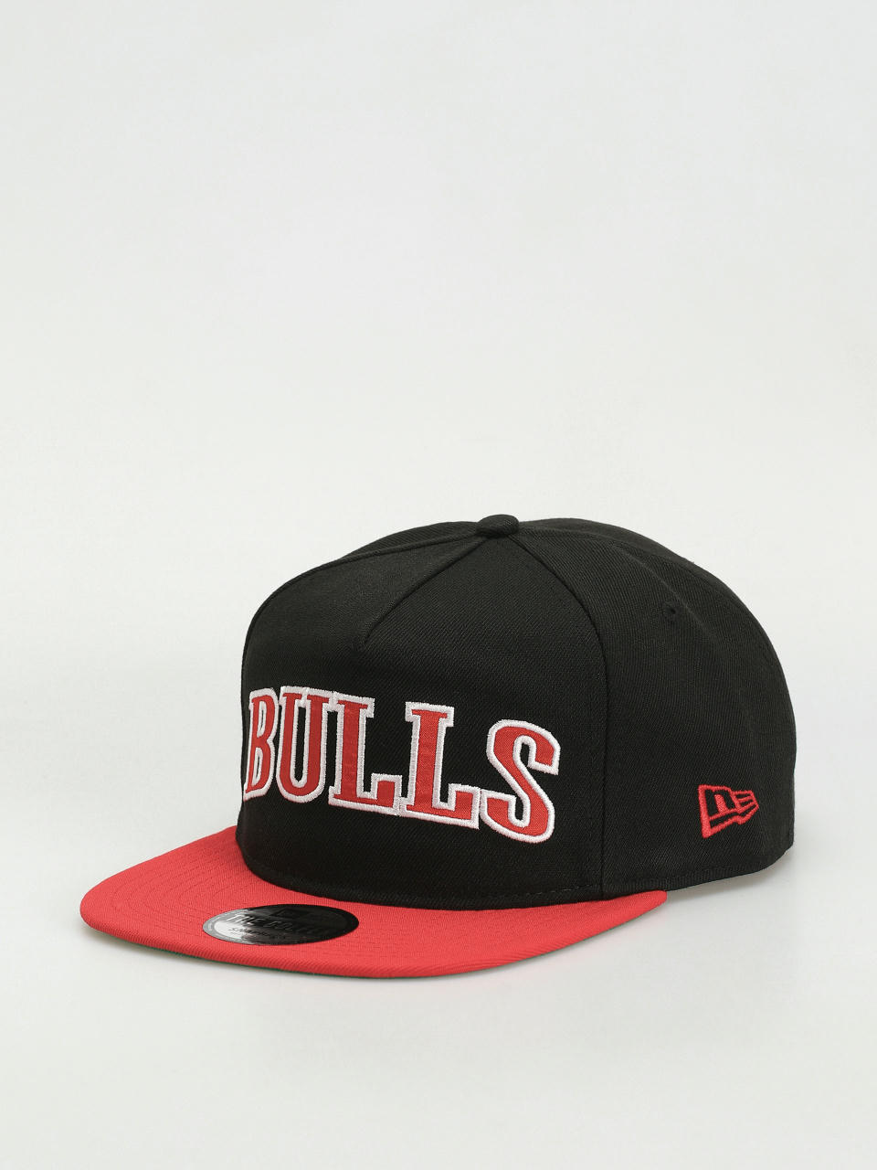 Kšiltovka  New Era NBA Golfer Chicago Bulls (black/red)