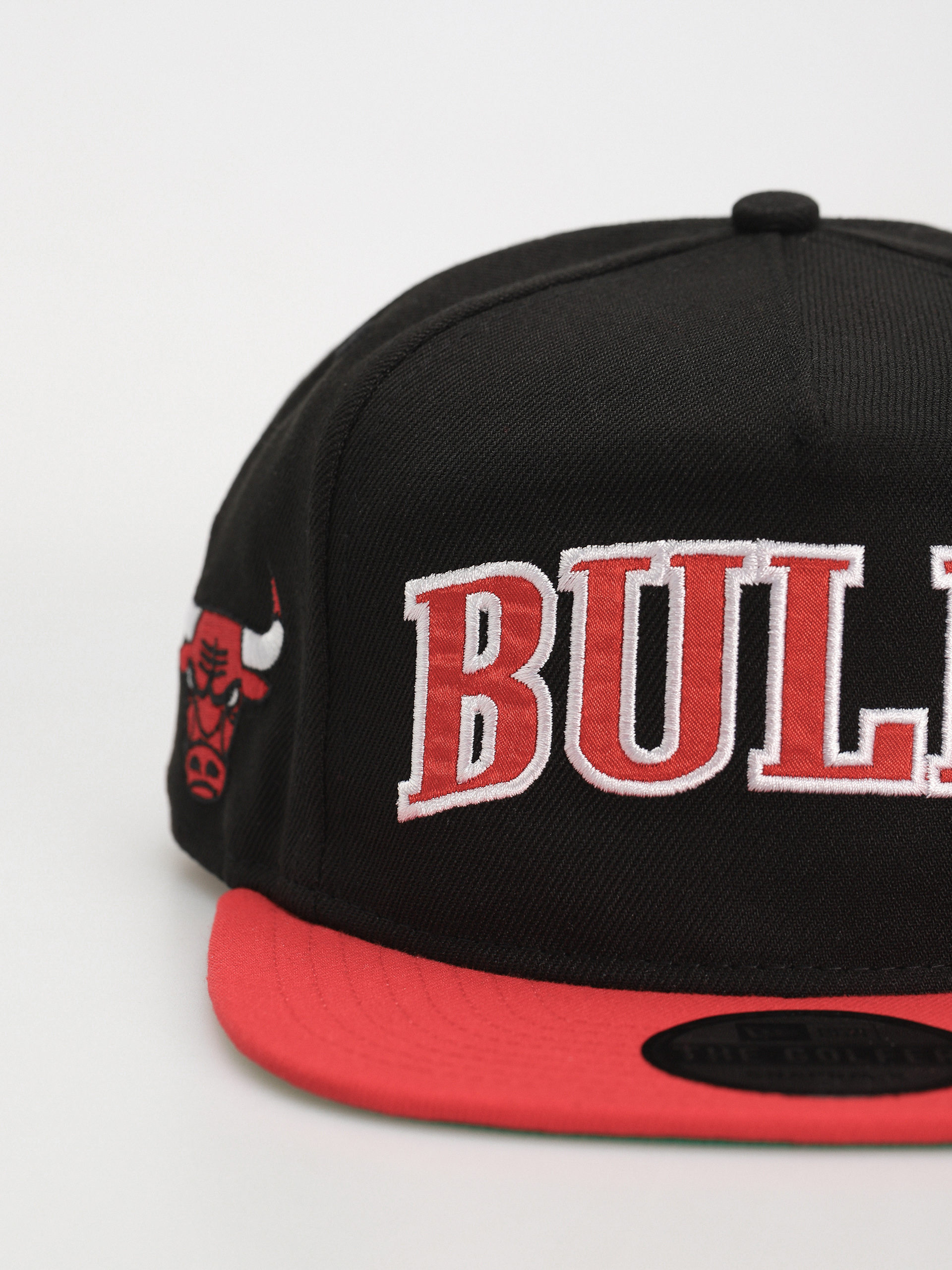 Kšiltovka  New Era NBA Golfer Chicago Bulls (black/red)