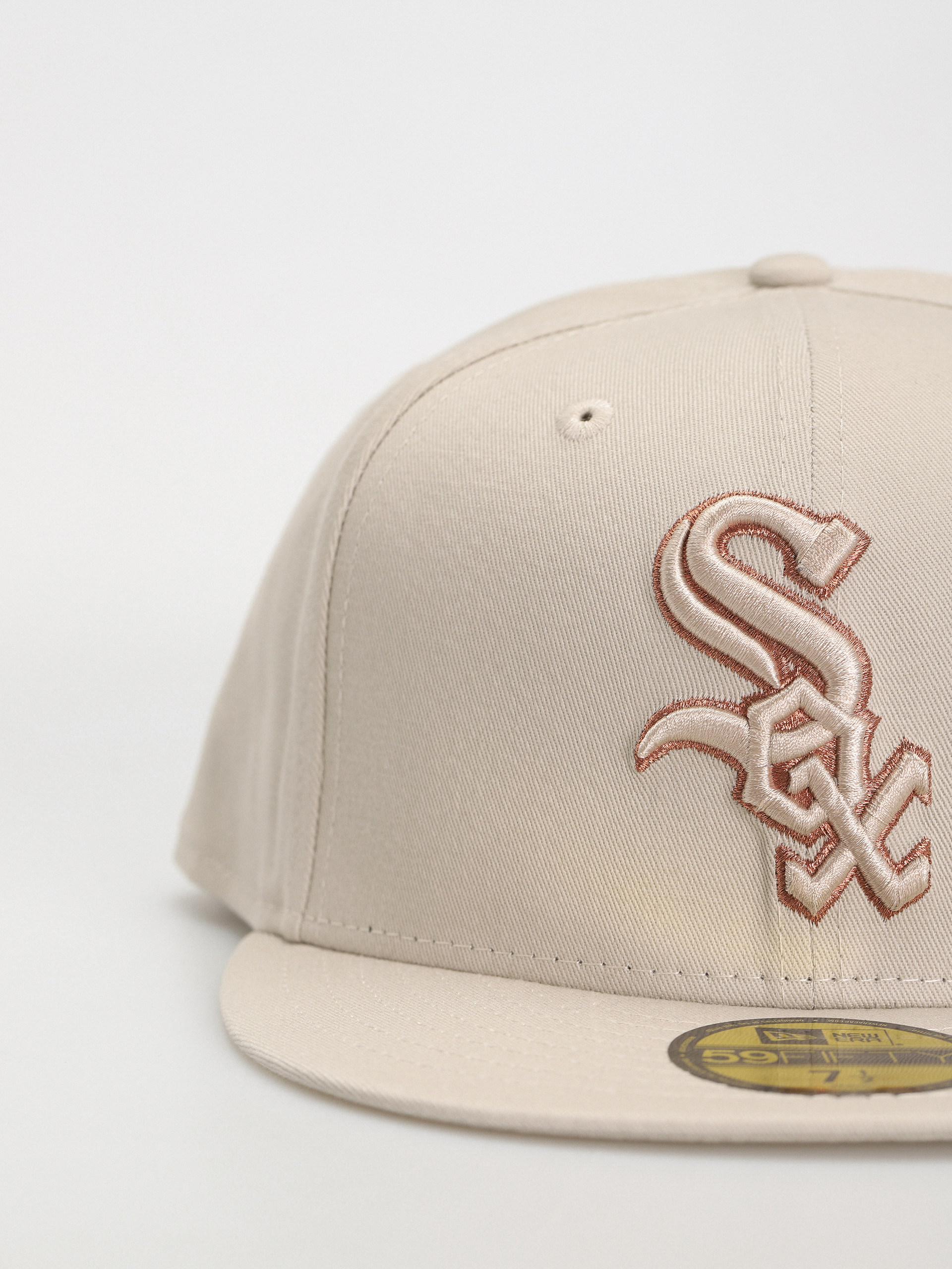 Kšiltovka  New Era Metallic Outline 59Fifty Chicago White Sox (stone)