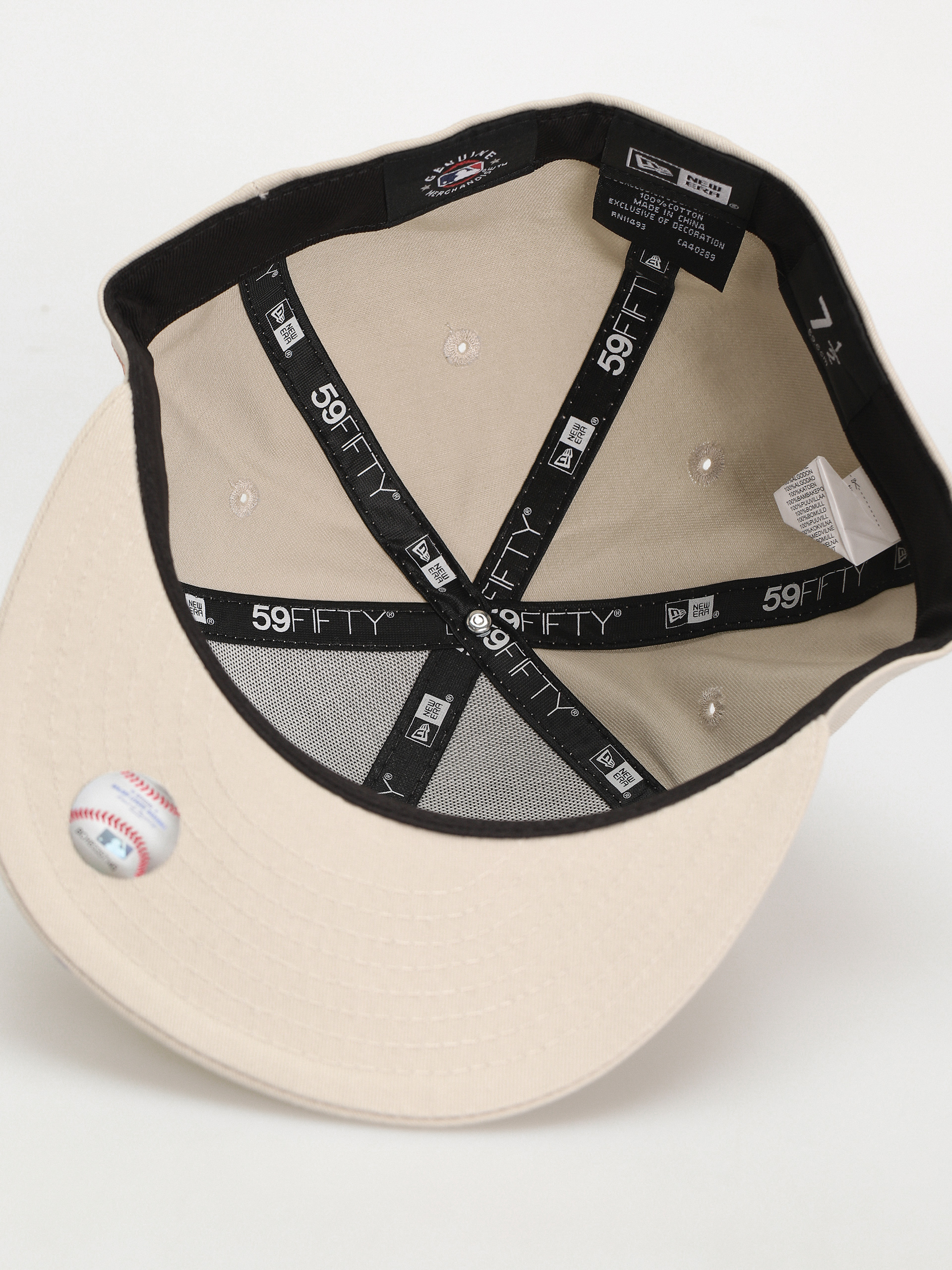 Kšiltovka  New Era Metallic Outline 59Fifty Chicago White Sox (stone)