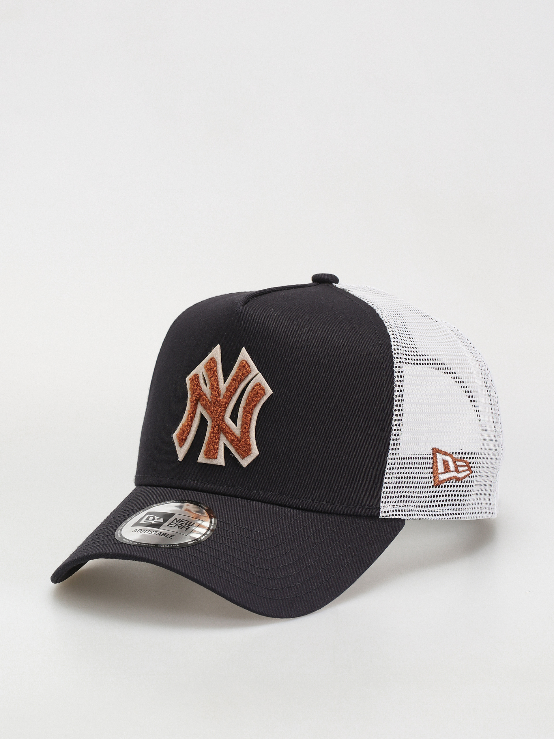 Kšiltovka  New Era Boucle Trucker New York Yankees (navy)