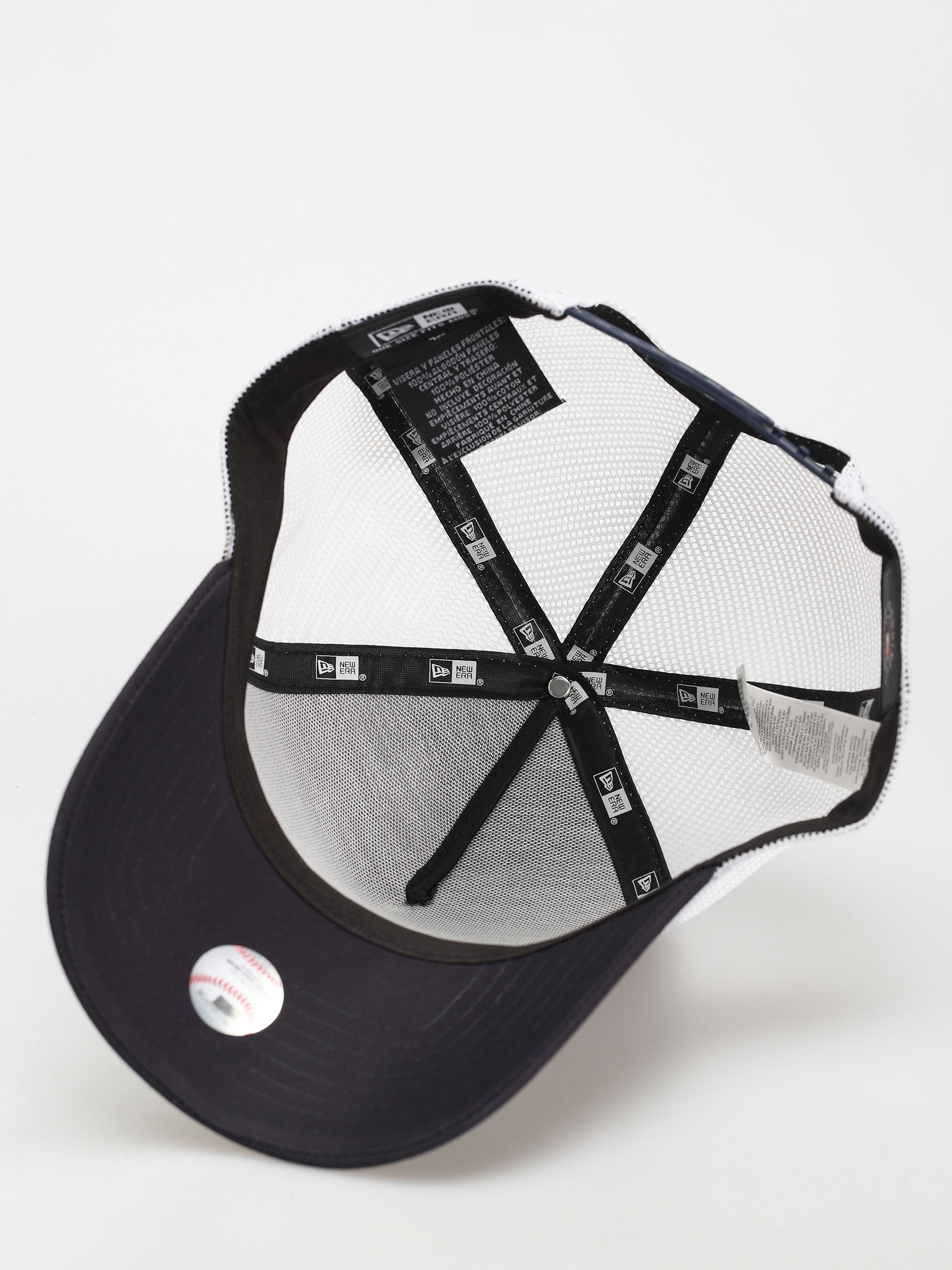 Kšiltovka  New Era Boucle Trucker New York Yankees (navy)