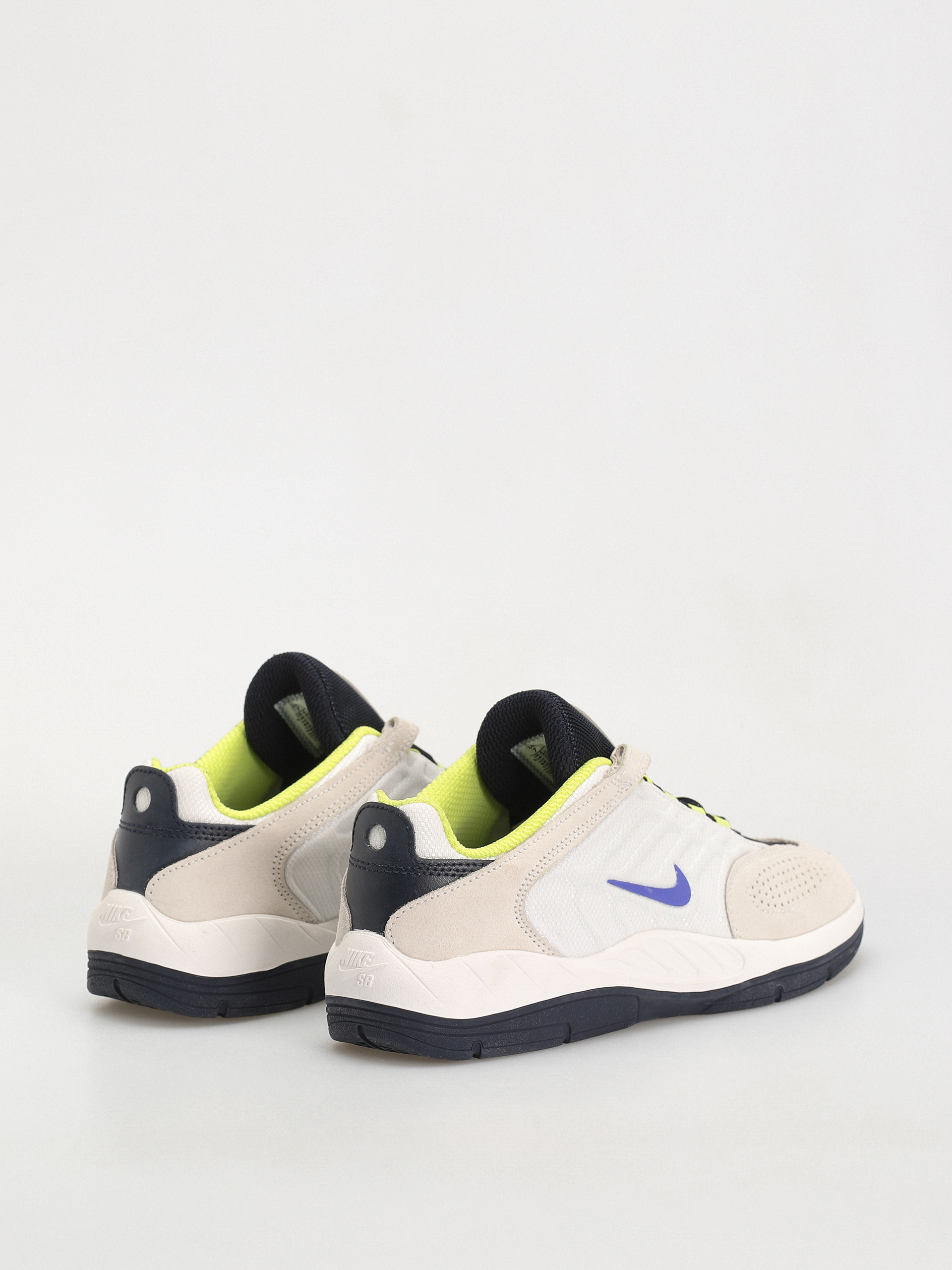 Boty Nike SB Vertebrae (summit white/persian violet)