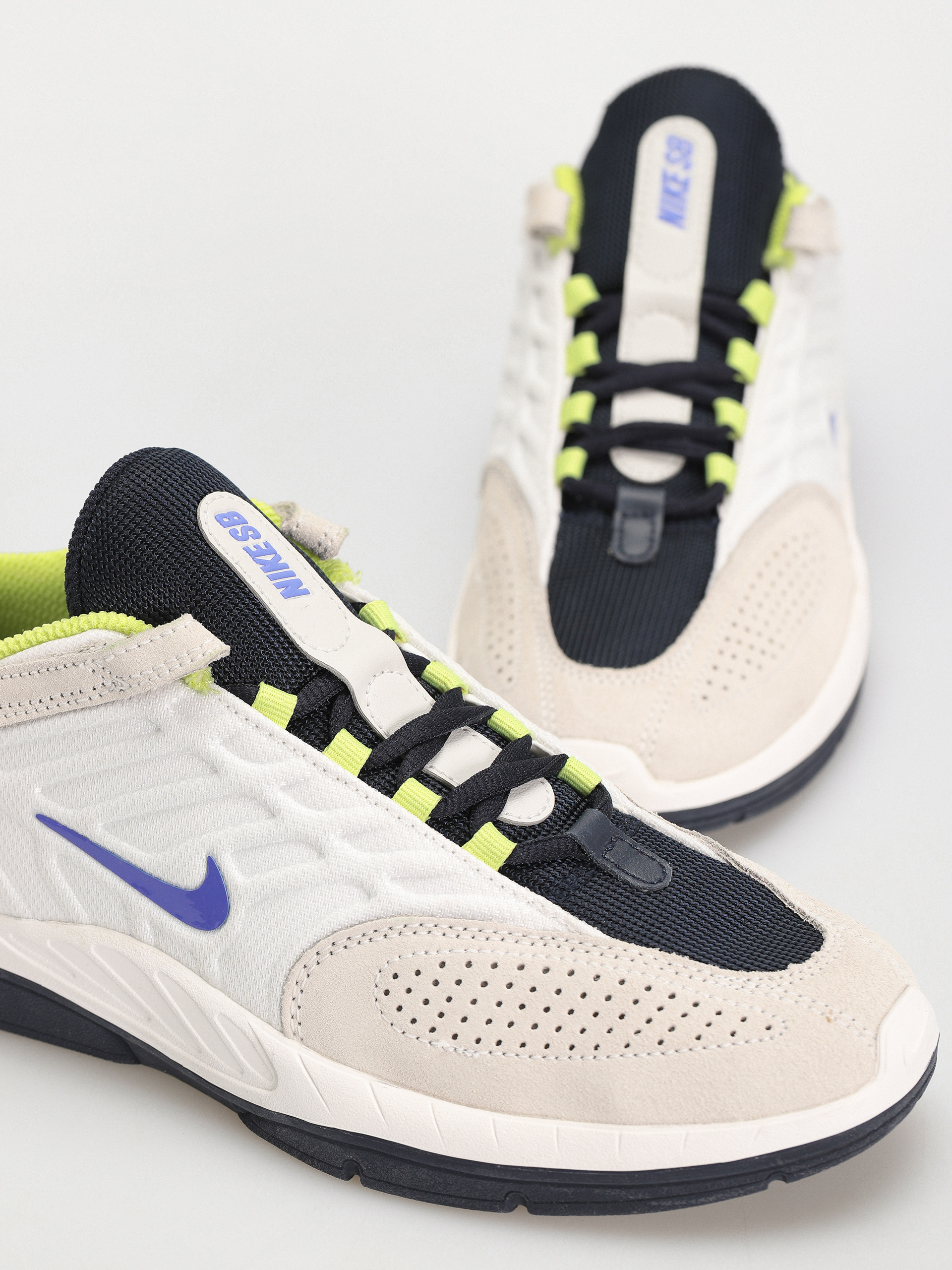 Boty Nike SB Vertebrae (summit white/persian violet)