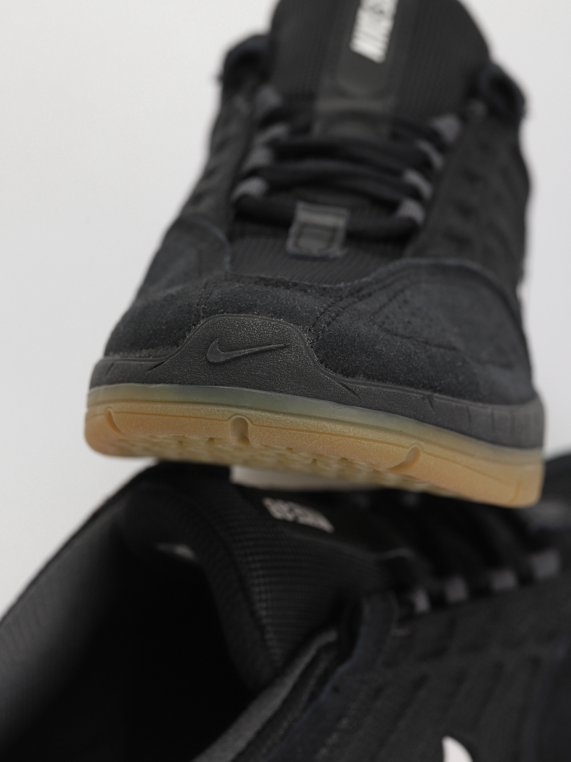 Boty Nike SB Vertebrae (black/summit white anthracite black)